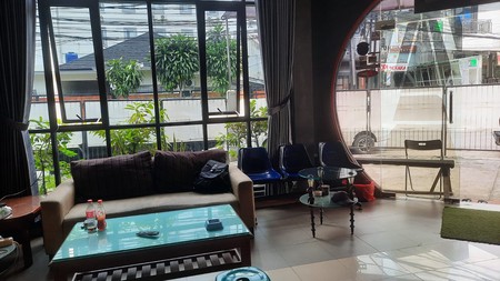 Dijual Ex Gedung Studio Posisi Hoek, Strategis di Kebayoran Baru, Jakarta Selatan 