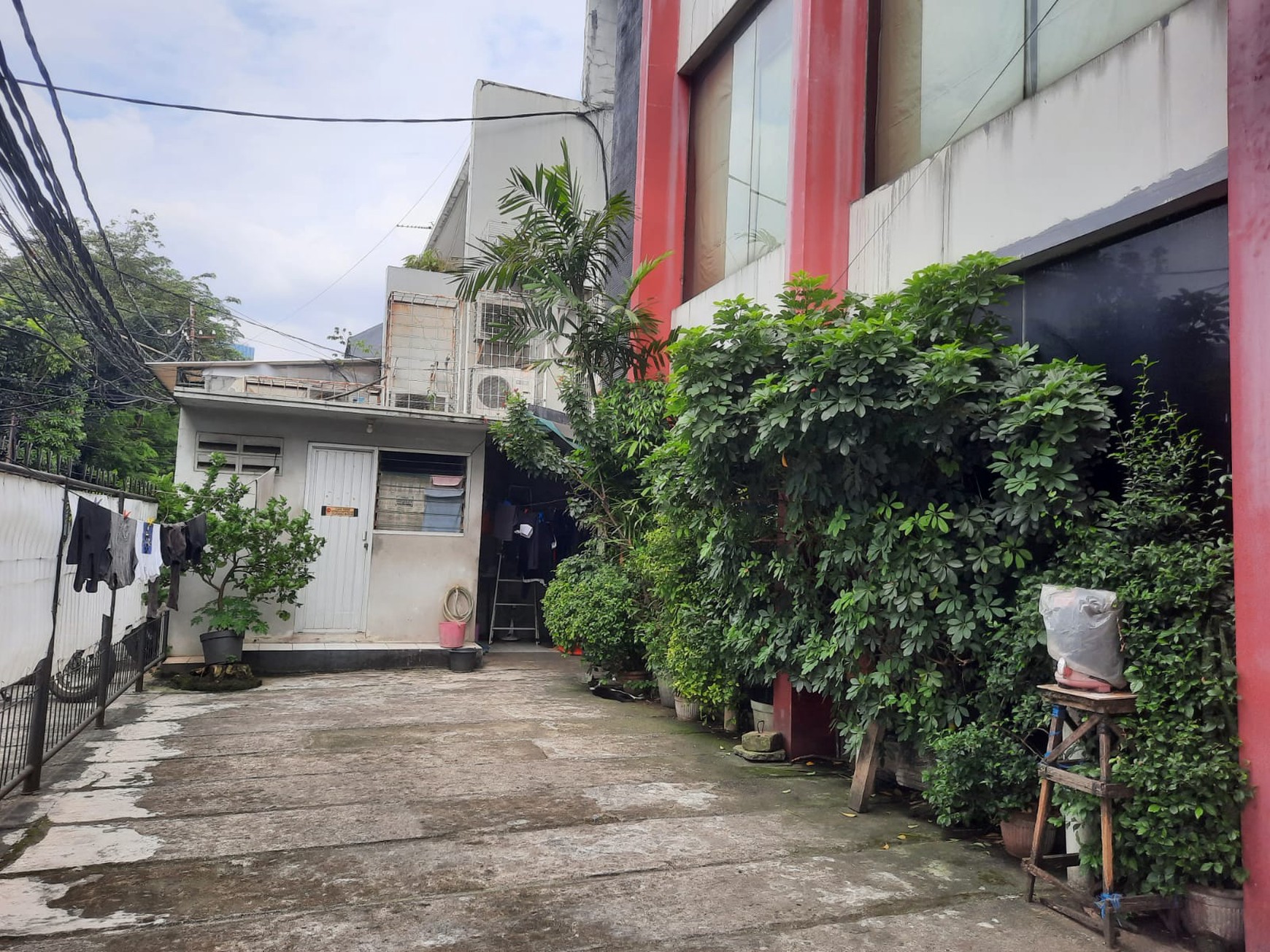 Dijual Ex Gedung Studio Posisi Hoek, Strategis di Kebayoran Baru, Jakarta Selatan 