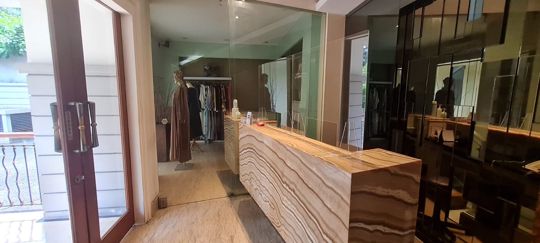 Dijual Rumah Tinggal Lokasi Bagus dan Strategis di Kebayoran Baru, Jakarta Selatan 