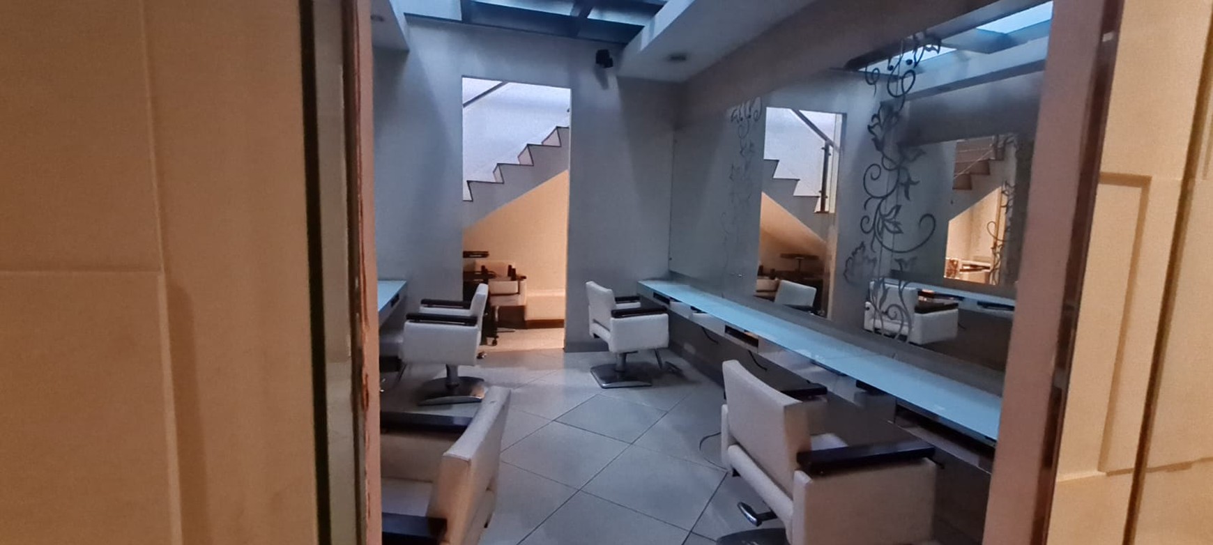 Dijual Rumah Tinggal Lokasi Bagus dan Strategis di Kebayoran Baru, Jakarta Selatan 