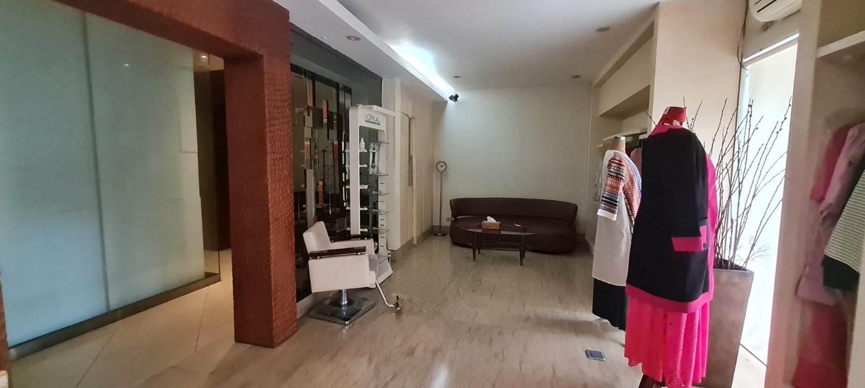 Dijual Rumah Tinggal Lokasi Bagus dan Strategis di Kebayoran Baru, Jakarta Selatan 