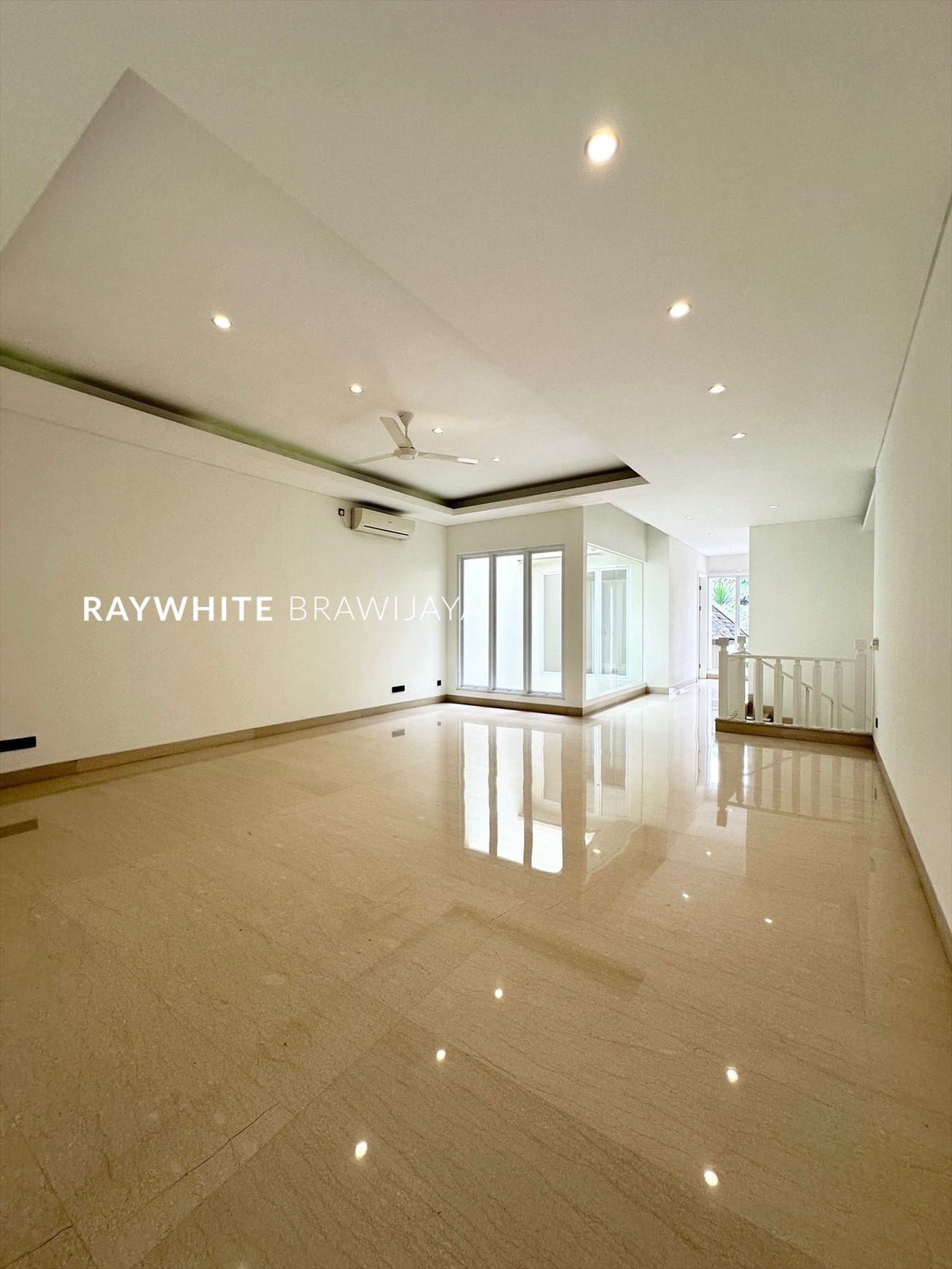 Townhouse Mewah Siap Huni Lokasi Strategis Area Pejaten Barat