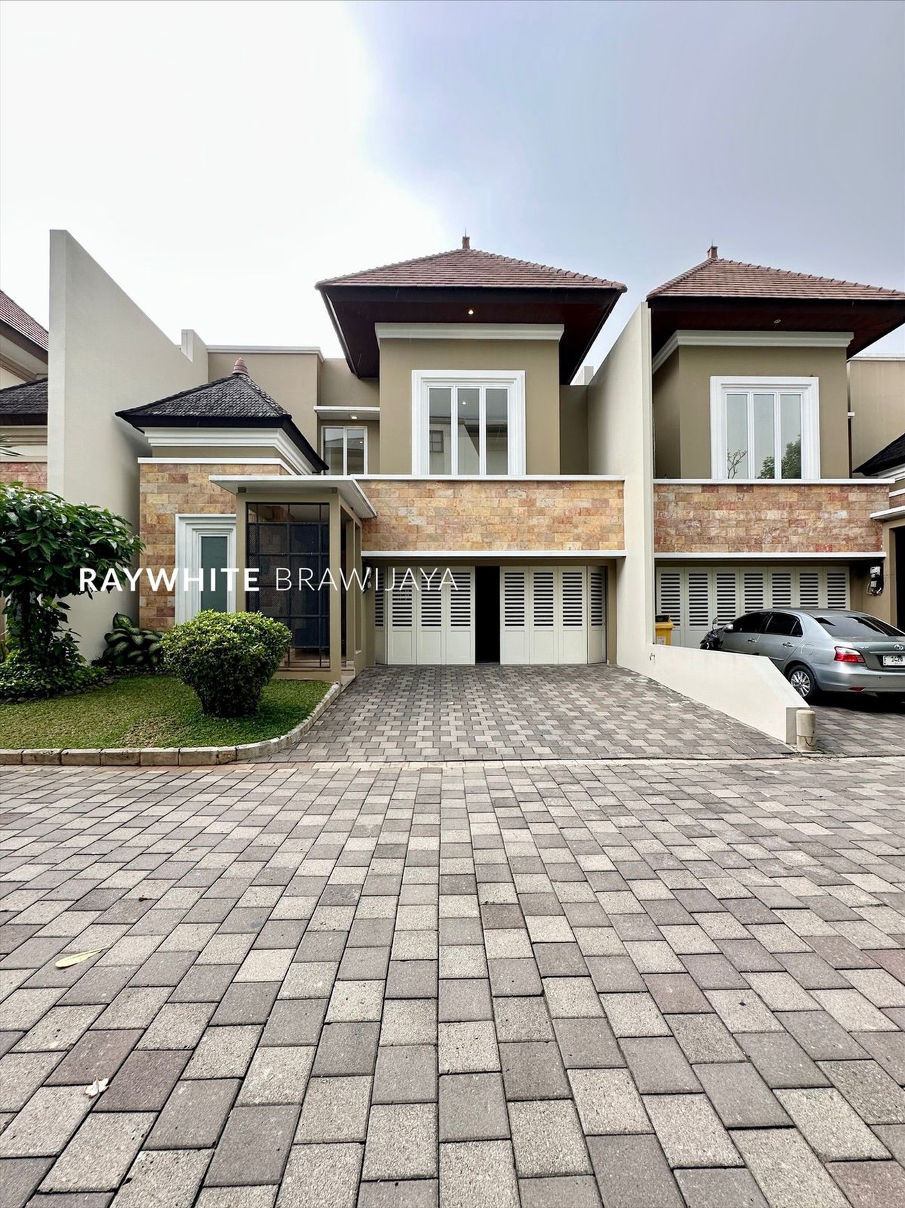 Townhouse Mewah Lokasi Strategis Area Pejaten Barat