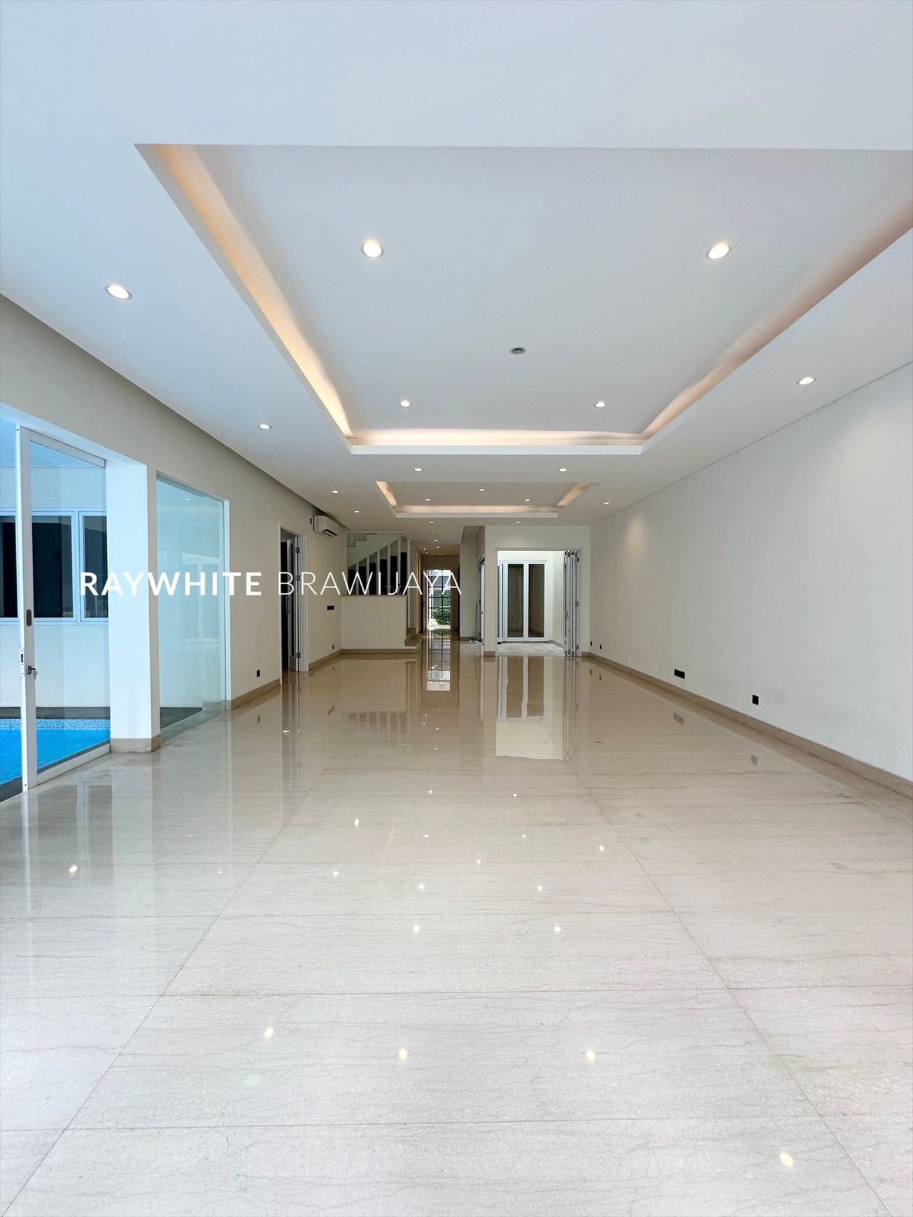 Townhouse Mewah Lokasi Strategis Area Pejaten Barat