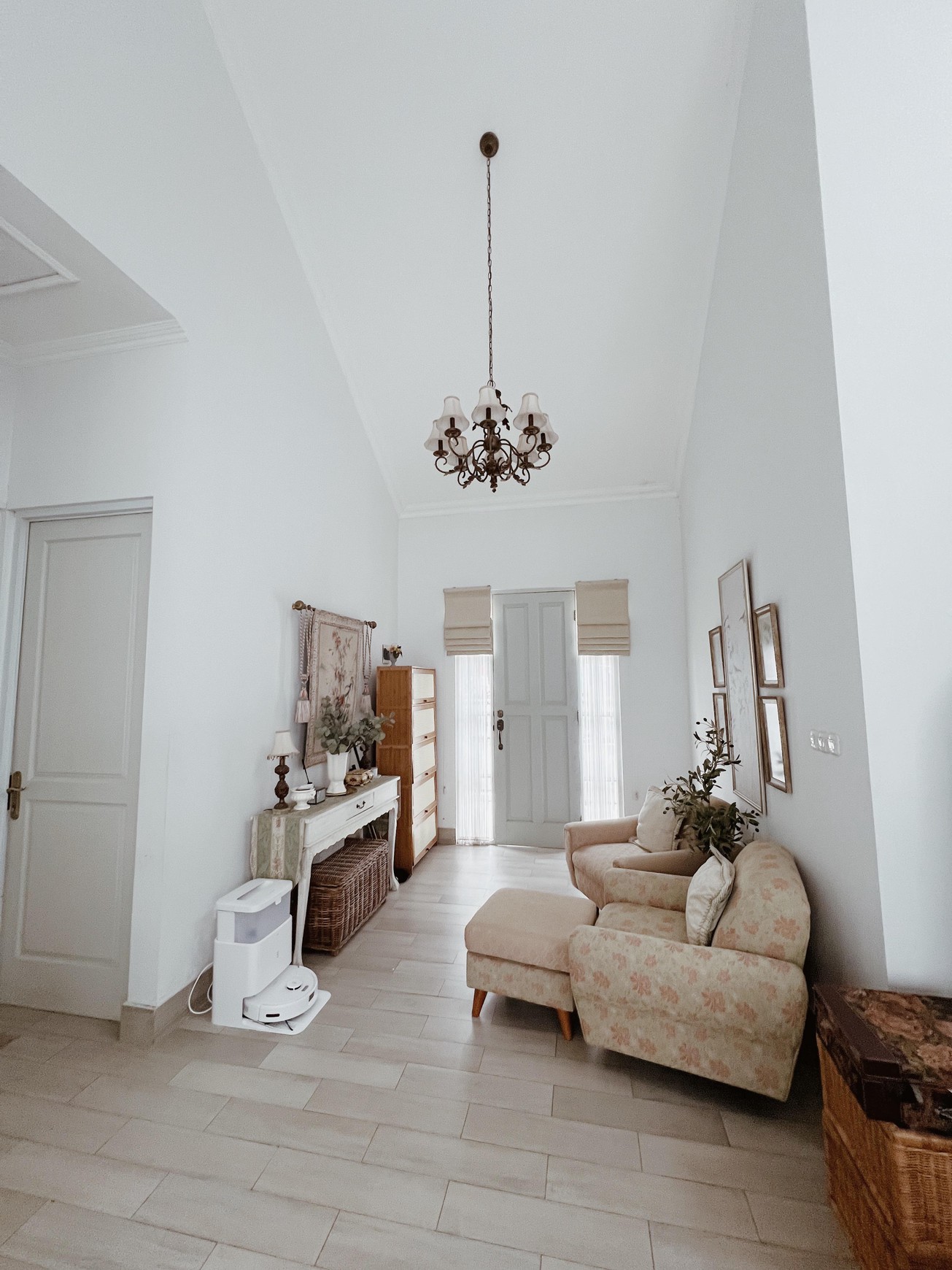 Dijual rumah cantik American Style di cinere.