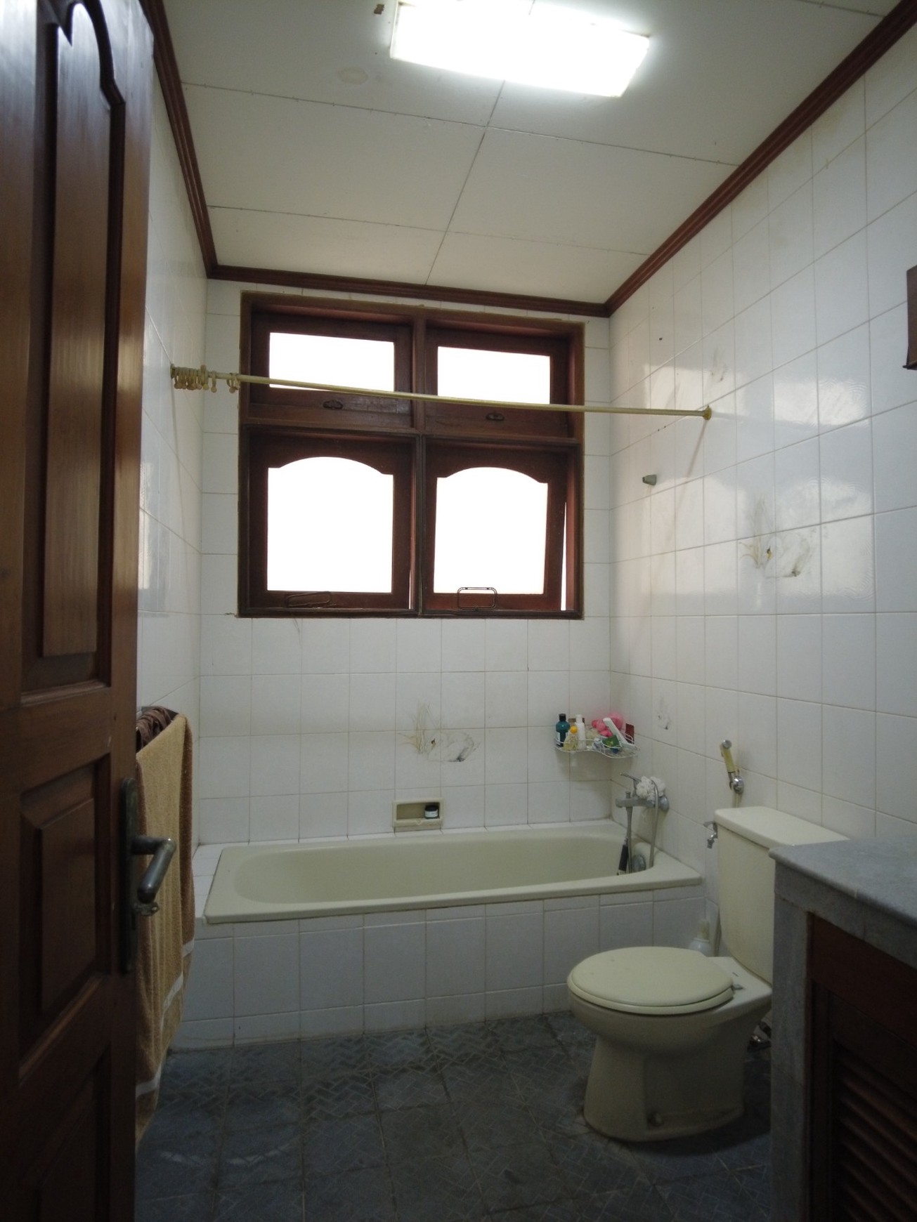 TURUN HARGA!!! Dijual Rumah Mewah 2 lantai di Cipete, Lokasi strategis, dekat ke Antasari , Kemang, dan Pondok Indah, Cocok untuk usaha kost-kostan!