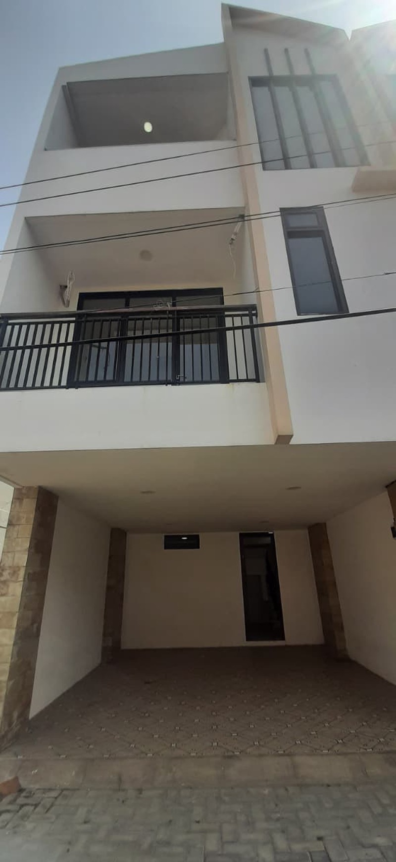 Rumah Brand New Minimalis siap huni di Jakarta Selatan