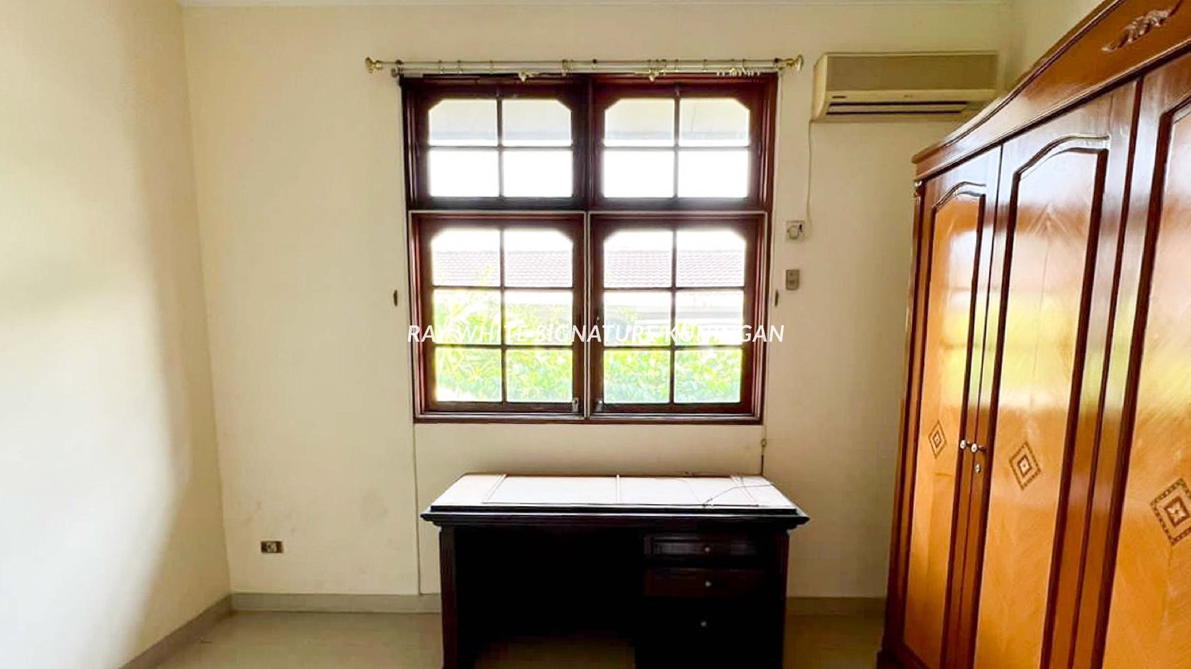 Rumah Bangunan Lama di Jl Duta Permai Pondok Indah