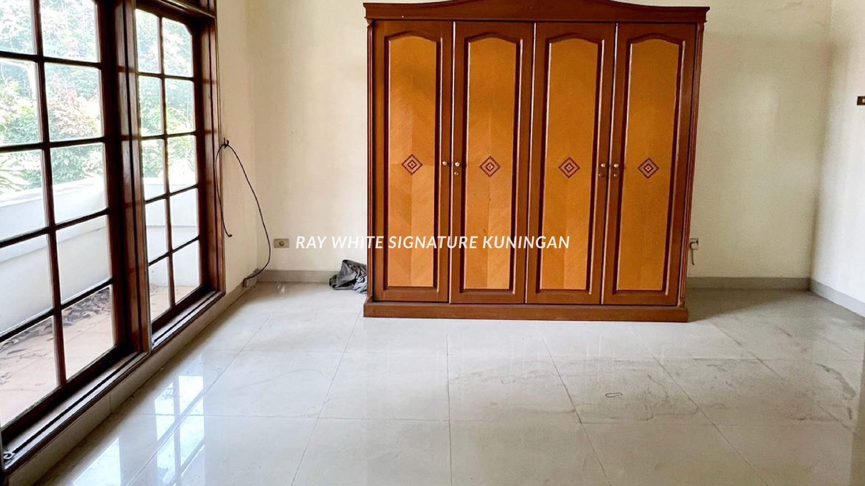 Rumah Bangunan Lama di Jl Duta Permai Pondok Indah
