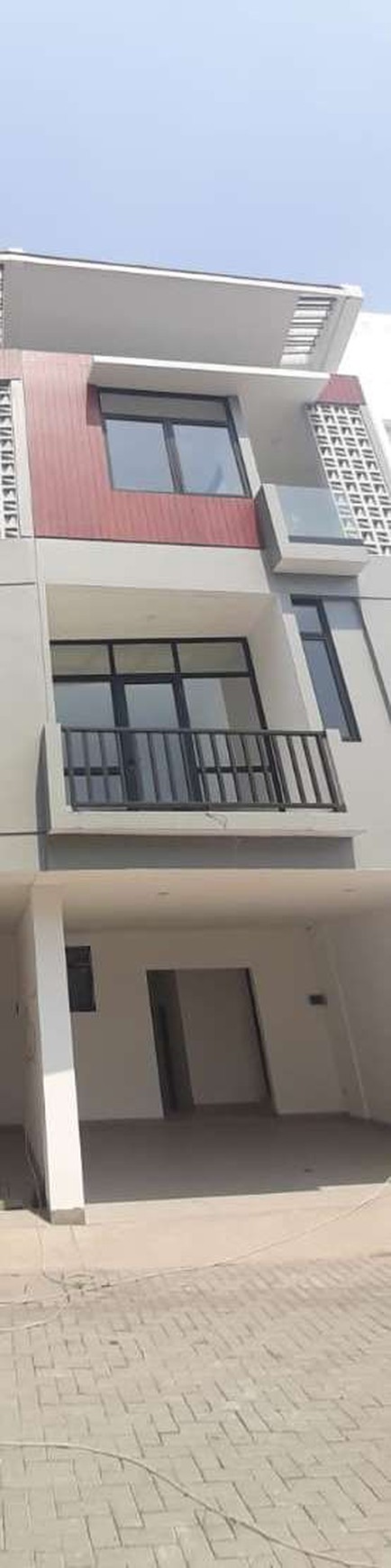 Rumah Brand New, dalam Cluster di Jakarta Selatan