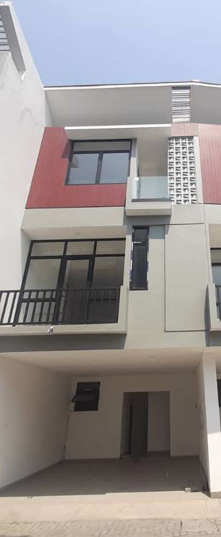Rumah Brand New, dalam Cluster di Jakarta Selatan