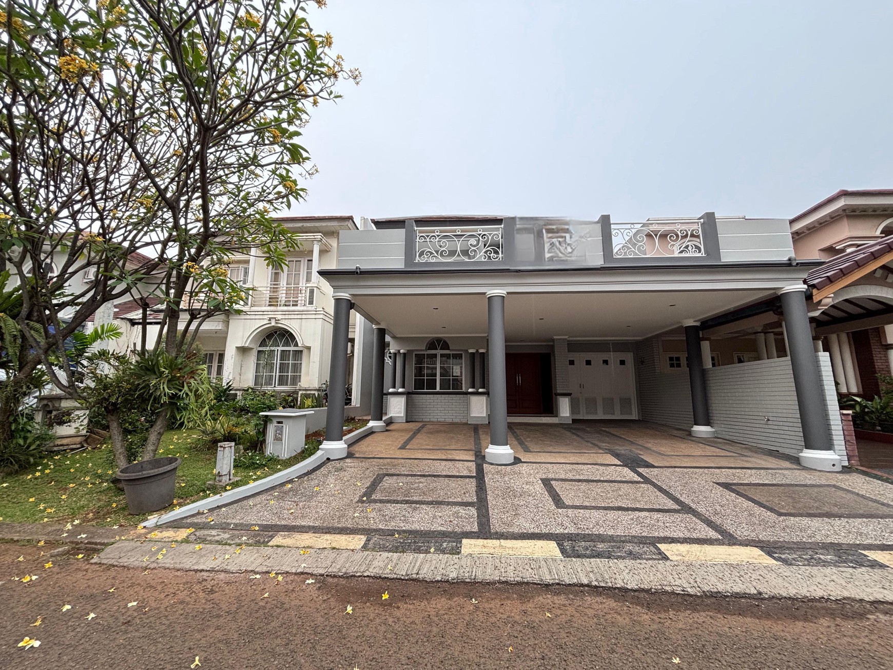 Rumah Kokoh 2 Lantai, Rapi Siap Huni  di Kota Wisata Cibubur 