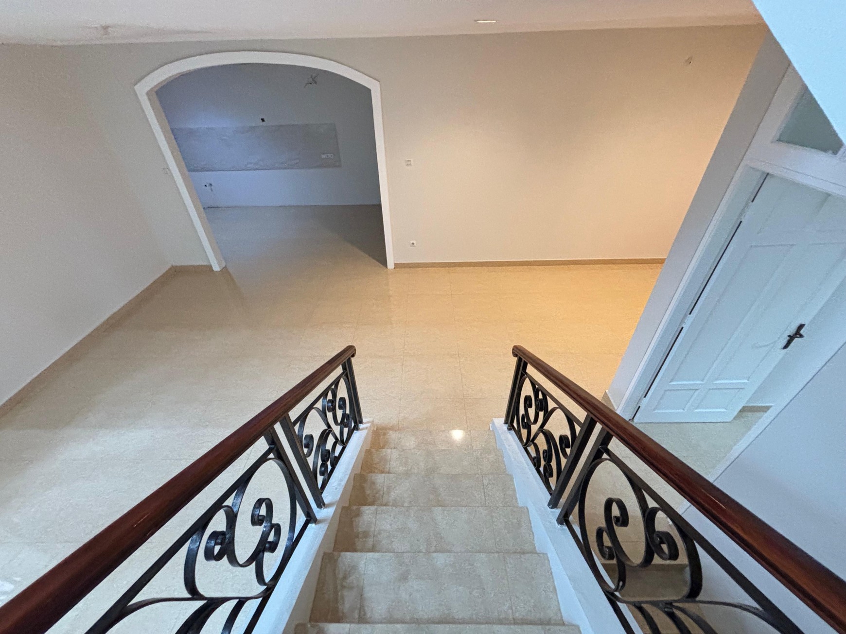 Rumah Kokoh 2 Lantai, Rapi Siap Huni  di Kota Wisata Cibubur 