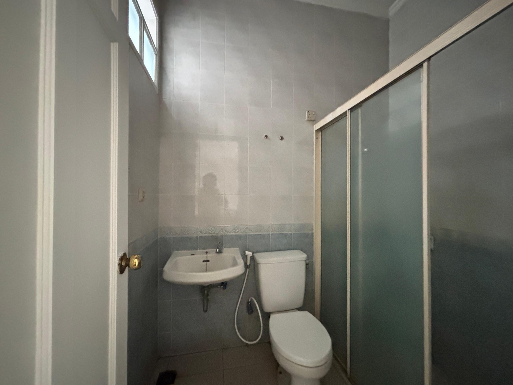 Rumah Kokoh 2 Lantai, Rapi Siap Huni  di Kota Wisata Cibubur 