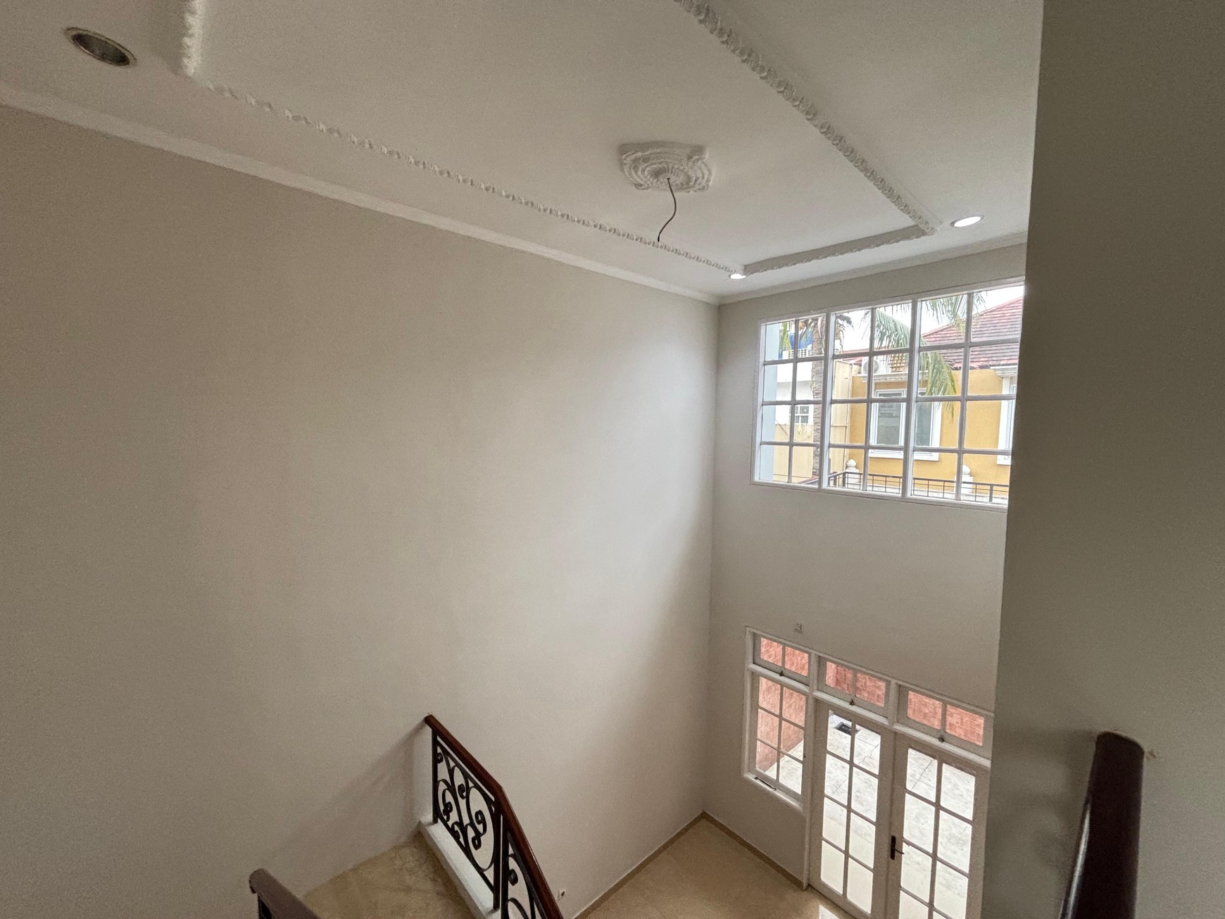 Rumah Kokoh 2 Lantai, Rapi Siap Huni  di Kota Wisata Cibubur 