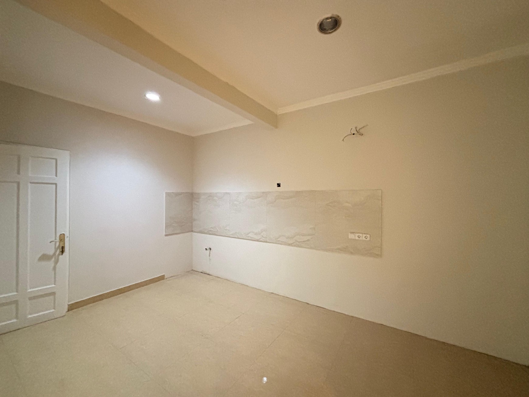 Rumah Kokoh 2 Lantai, Rapi Siap Huni  di Kota Wisata Cibubur 