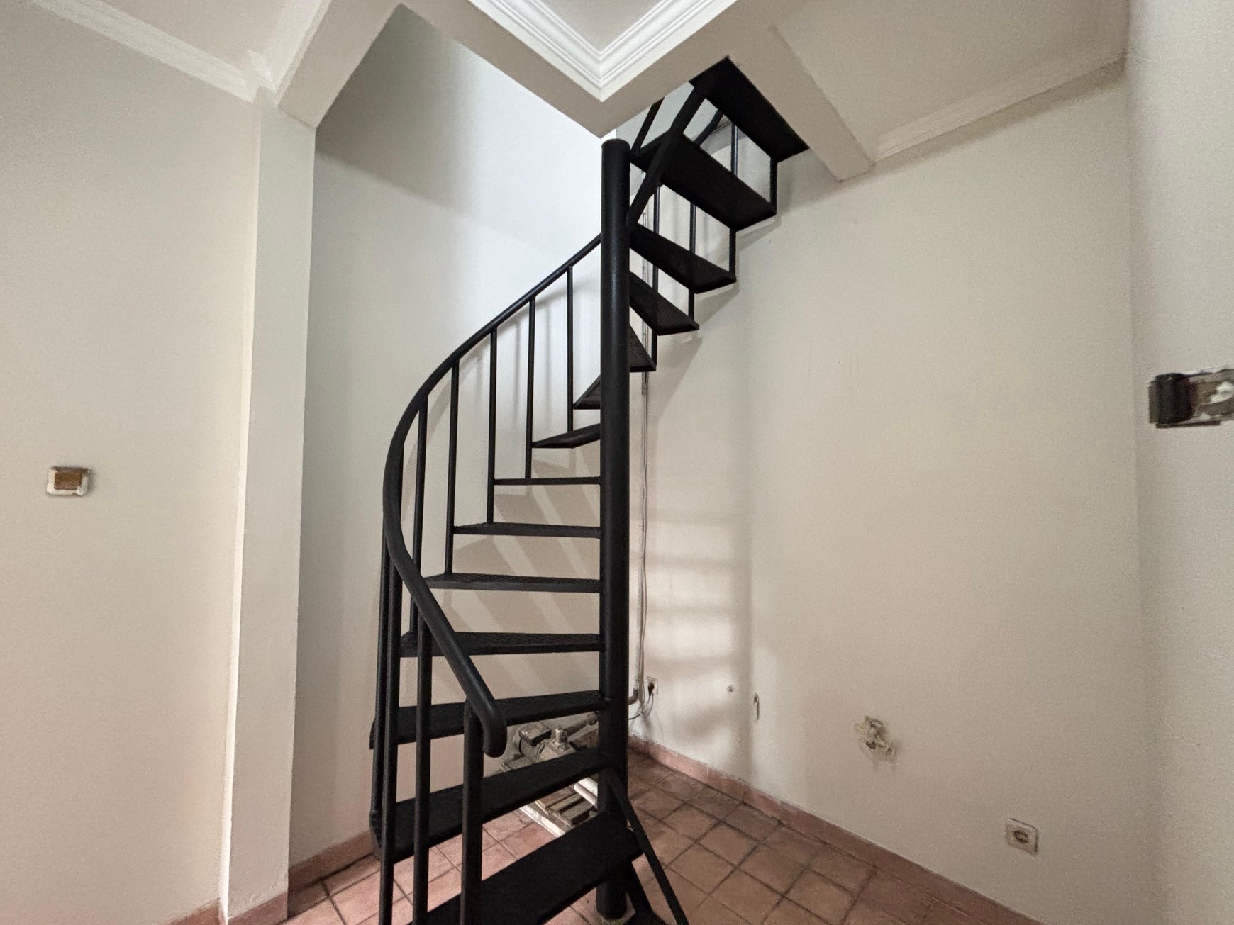 Rumah Kokoh 2 Lantai, Rapi Siap Huni  di Kota Wisata Cibubur 