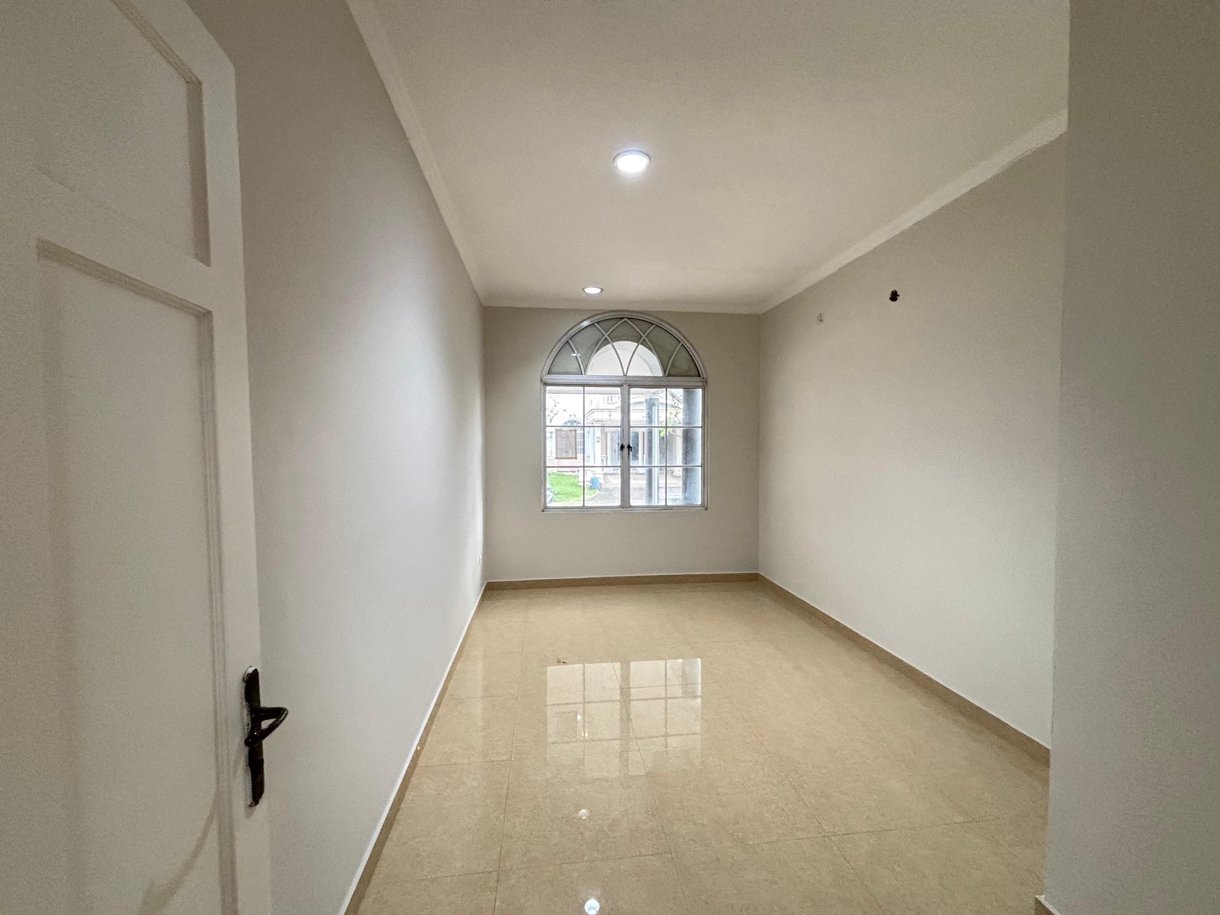 Rumah Kokoh 2 Lantai, Rapi Siap Huni  di Kota Wisata Cibubur 