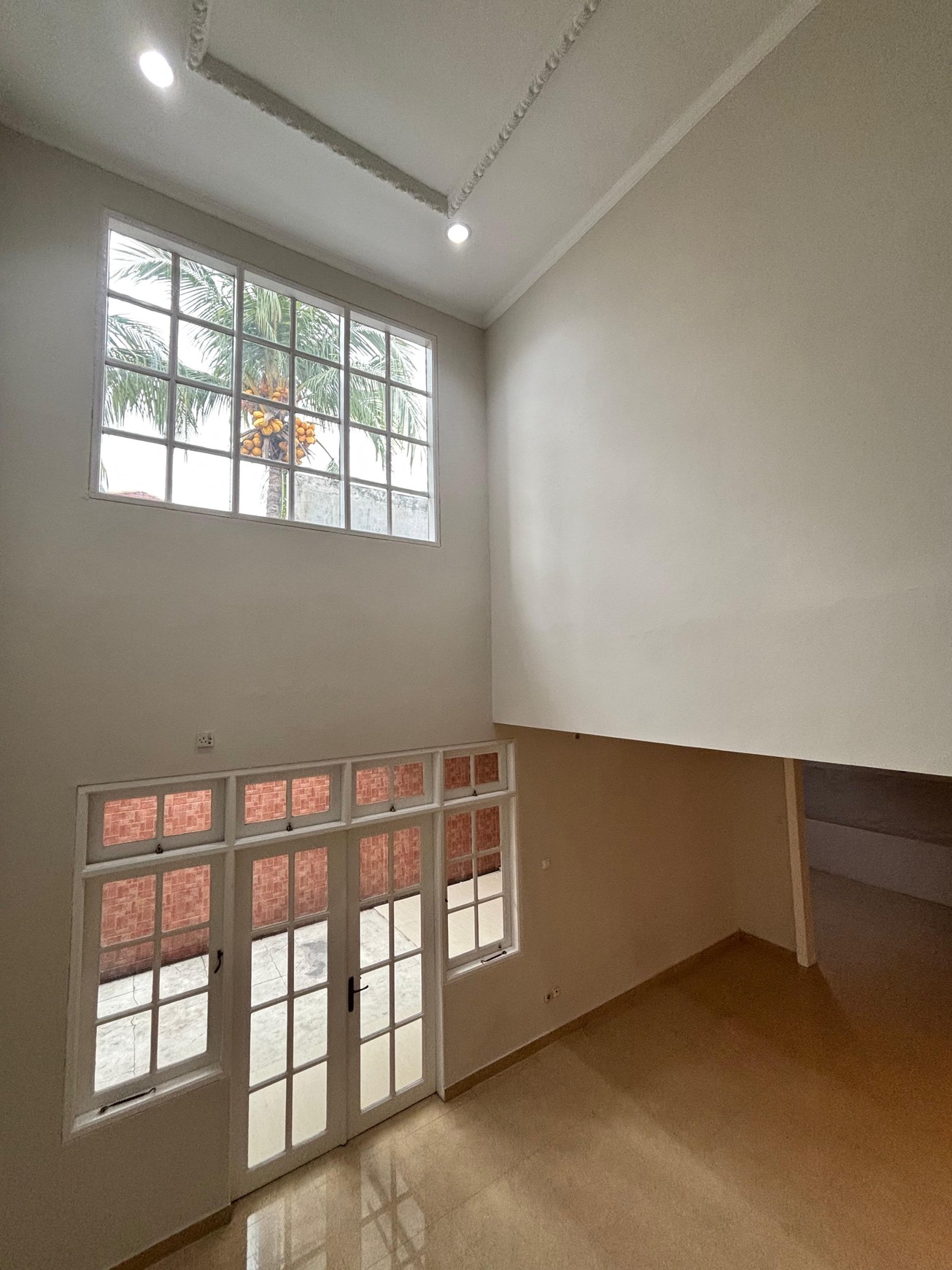 Rumah Kokoh 2 Lantai, Rapi Siap Huni  di Kota Wisata Cibubur 