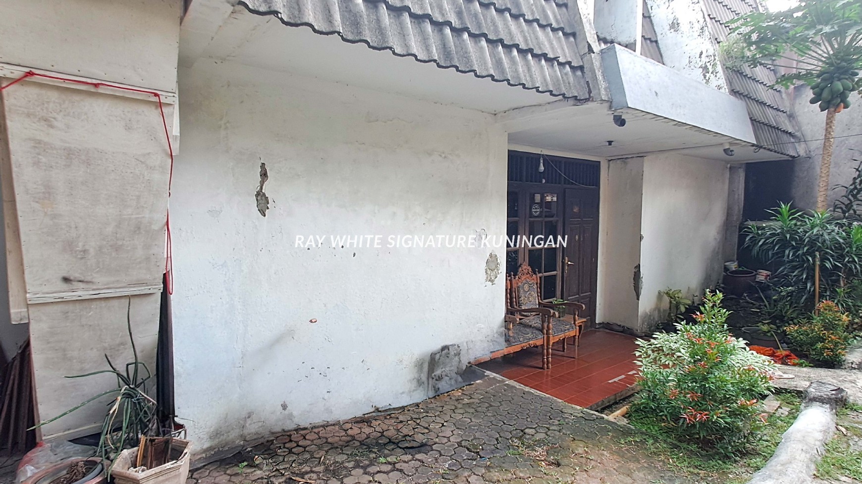 Rumah Lama Bonus Rumah Kost di Jalan Arteri dekat Gandaria City