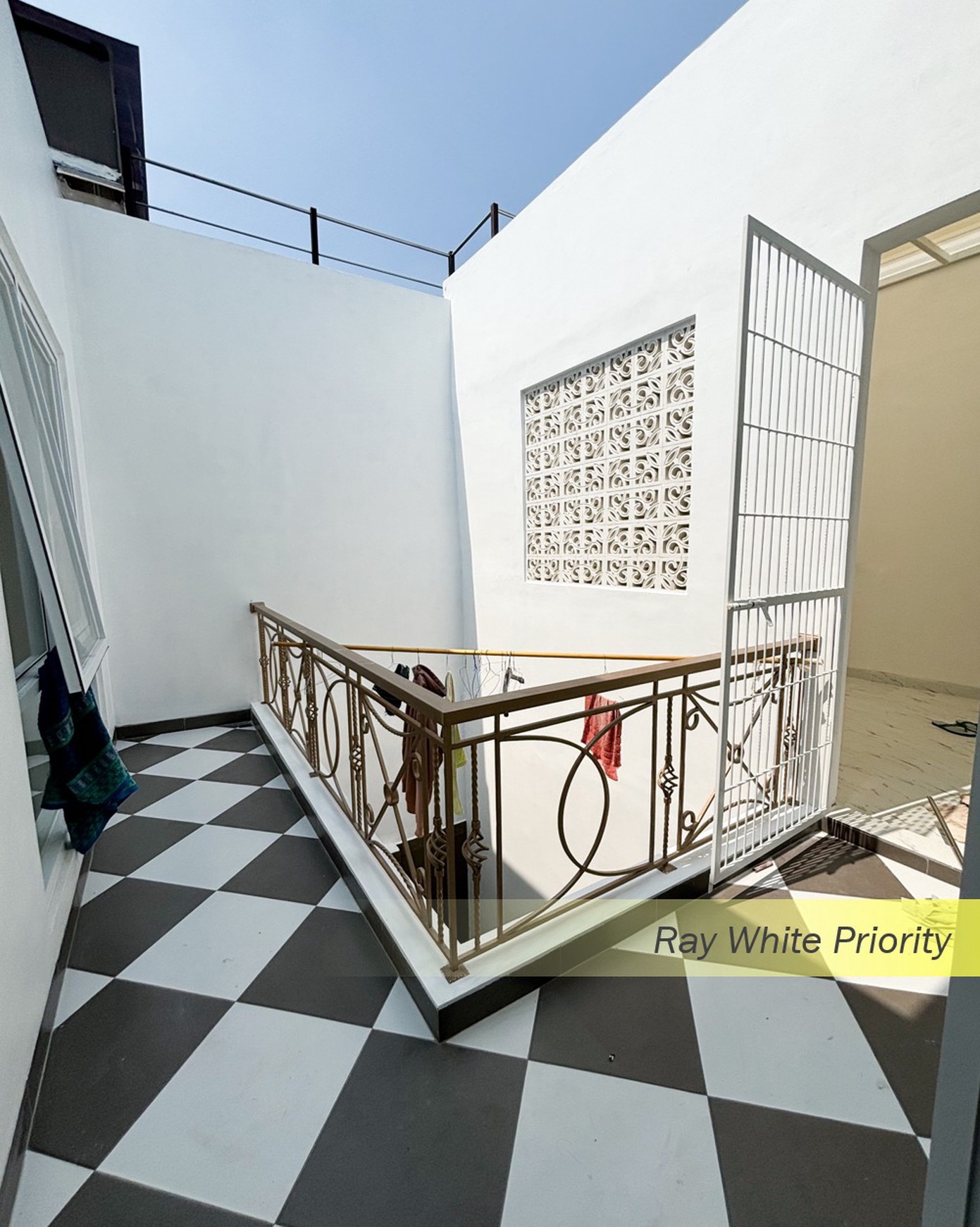 BRAND NEW EROPA CLASSIC HOUSE IN DESIGN DI BINTARO JAYA SEKTOR 9, TANGERANG SELATAN