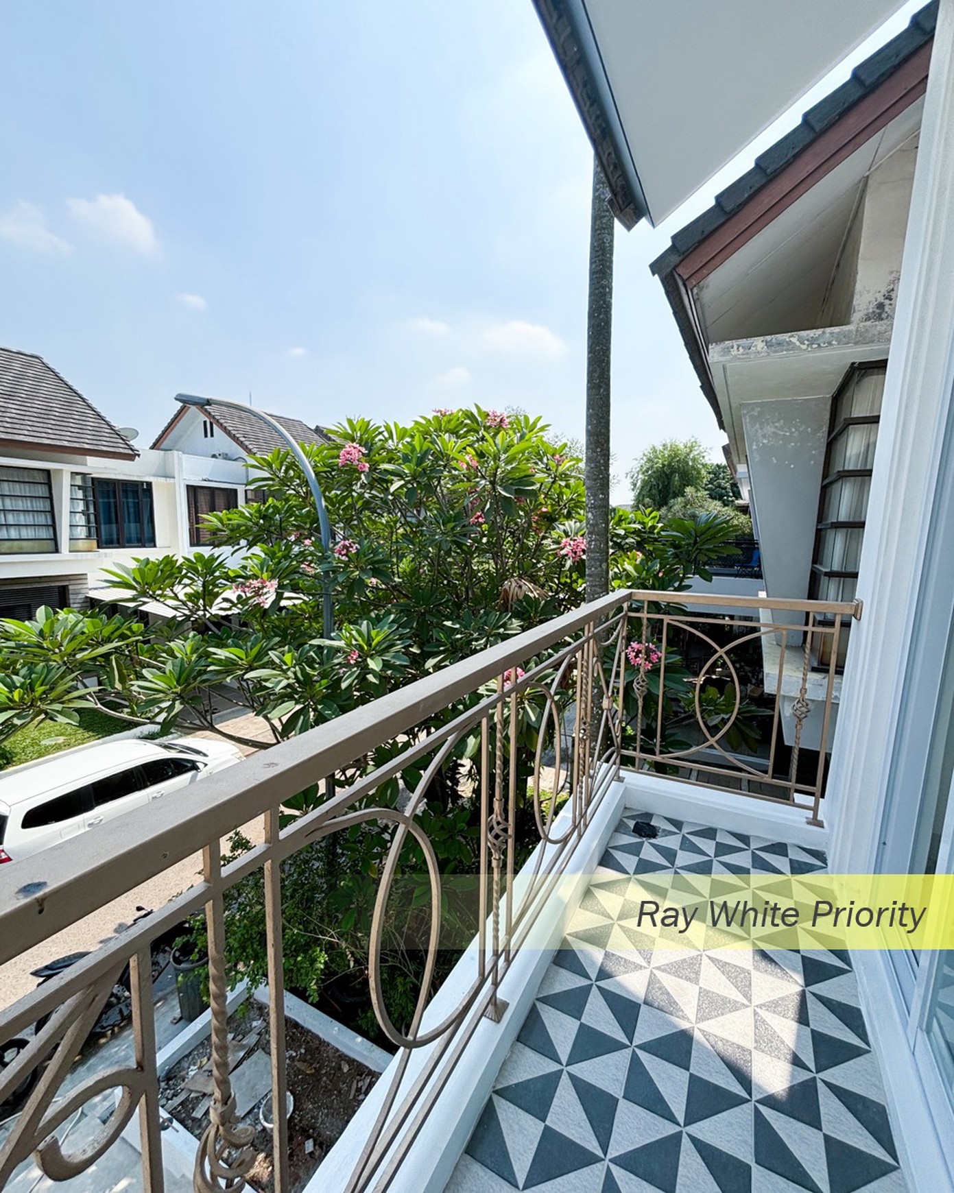 BRAND NEW EROPA CLASSIC HOUSE IN DESIGN DI BINTARO JAYA SEKTOR 9, TANGERANG SELATAN
