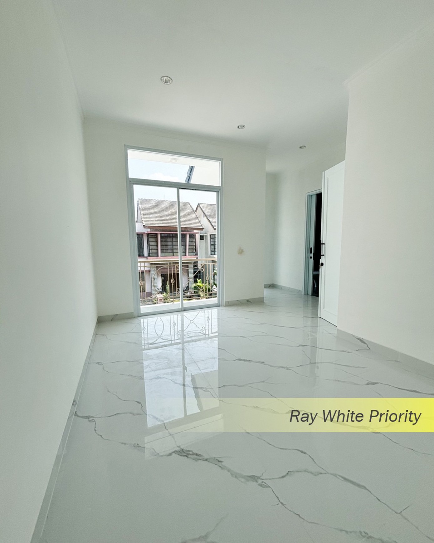 BRAND NEW EROPA CLASSIC HOUSE IN DESIGN DI BINTARO JAYA SEKTOR 9, TANGERANG SELATAN