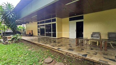 Rumah Lama di Area Prime di Taman Pakubuwono