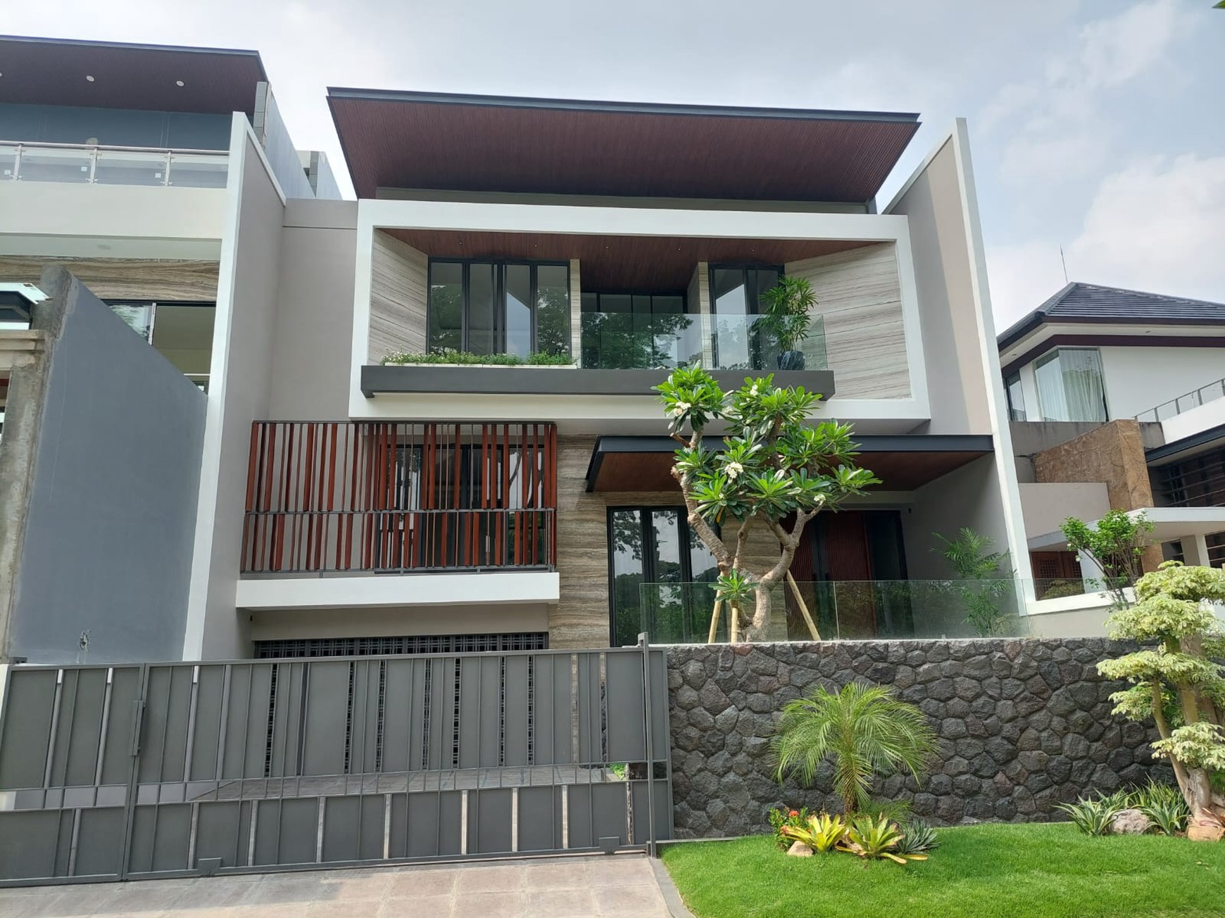 Dijual Rumah Baru Citraland Bukit Golf International Mewah Modern Minimalis