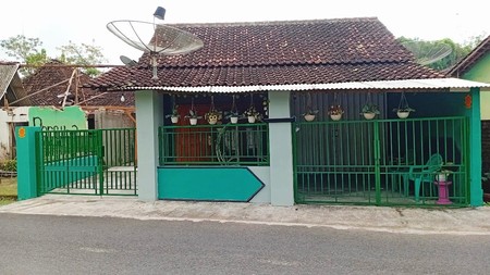 RUMAH TINGGAL DI SINGOSAREN, WONOSARI,  IMOGIRI, BANTUL