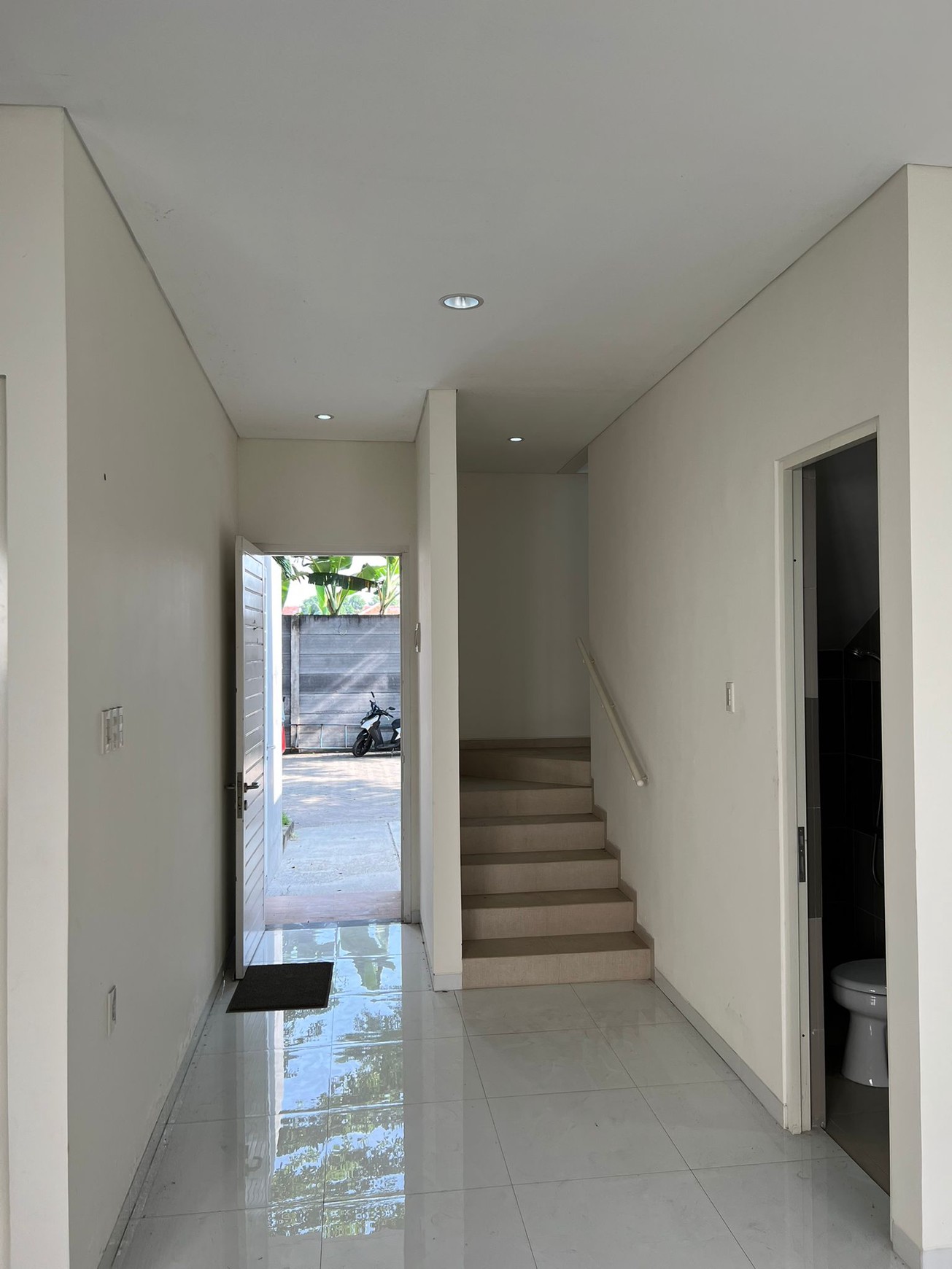 Dijual Rumah Hayam Wuruk Regency Kota Probolinggo Jawa Timur - Modern Minimalis 2 Lantai Spesial 4 Kamar Tidur