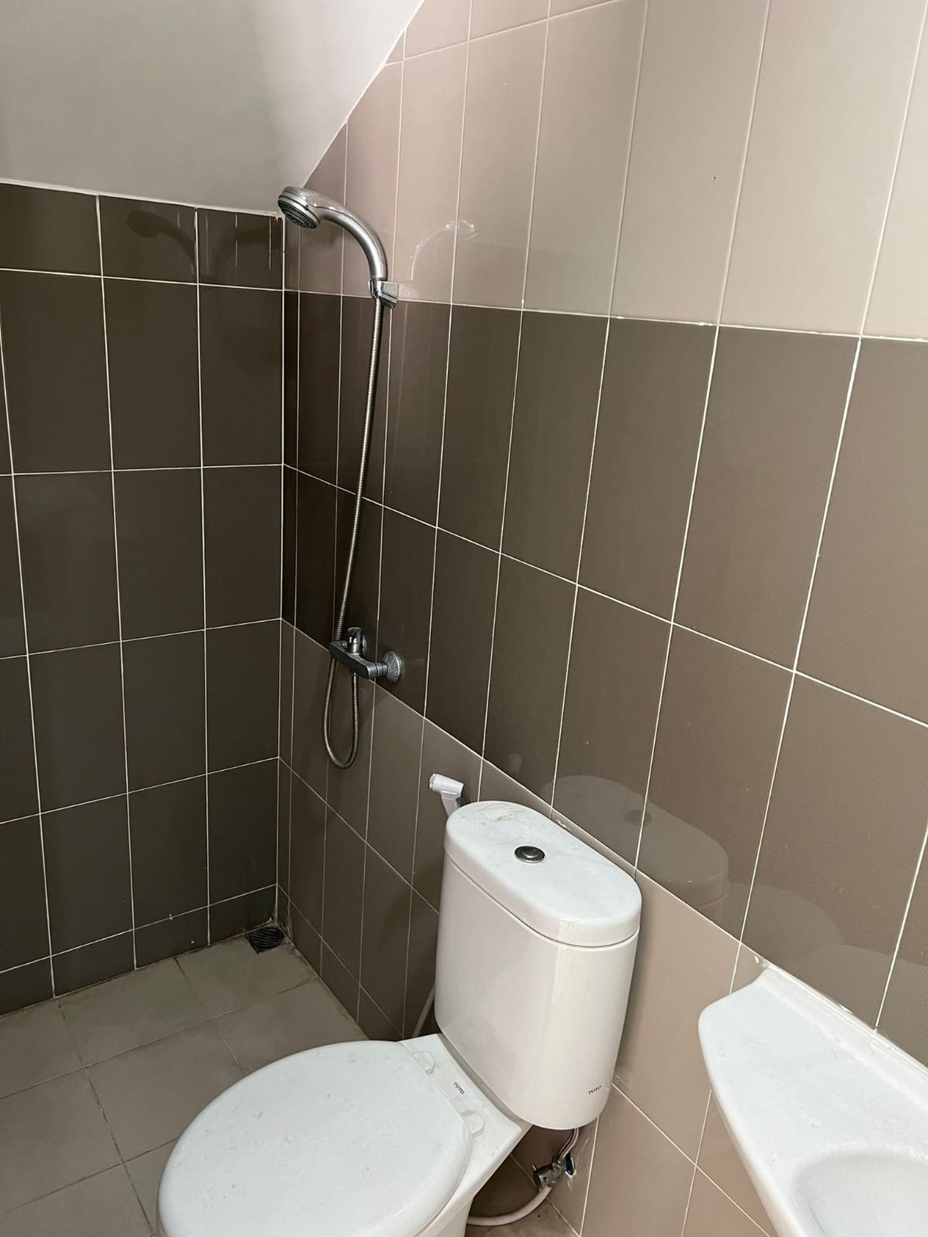 Dijual Rumah Hayam Wuruk Regency Kota Probolinggo Jawa Timur - Modern Minimalis 2 Lantai Spesial 4 Kamar Tidur