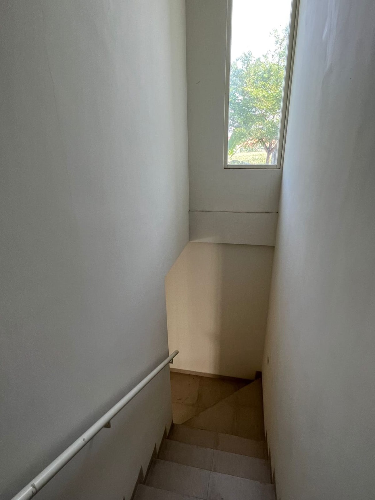 Dijual Rumah Hayam Wuruk Regency Kota Probolinggo Jawa Timur - Modern Minimalis 2 Lantai Spesial 4 Kamar Tidur