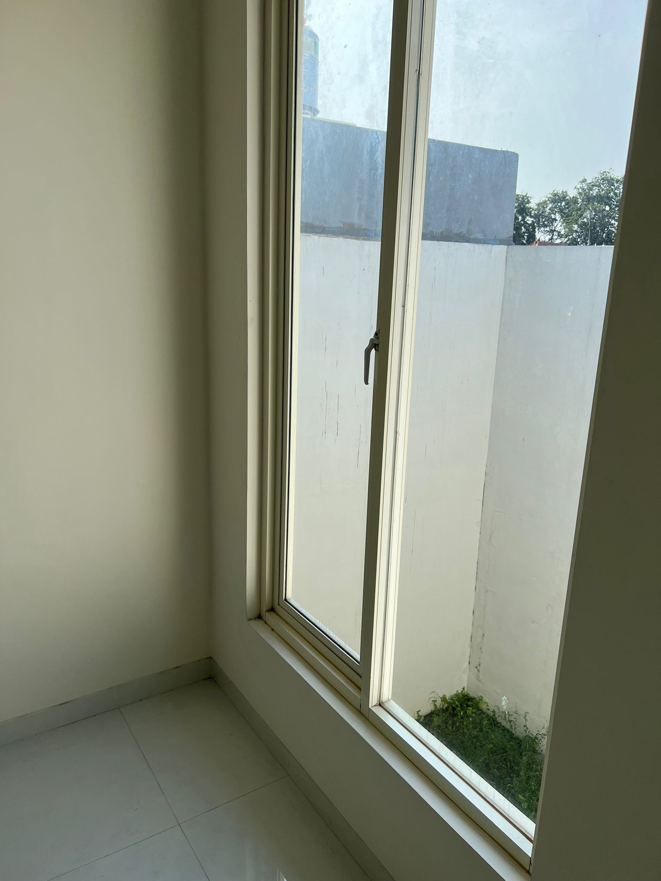 Dijual Rumah Hayam Wuruk Regency Kota Probolinggo Jawa Timur - Modern Minimalis 2 Lantai Spesial 4 Kamar Tidur