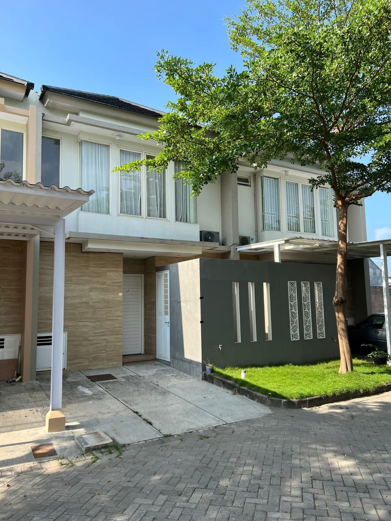 Dijual Rumah Hayam Wuruk Regency Kota Probolinggo Jawa Timur - Modern Minimalis 2 Lantai Spesial 4 Kamar Tidur