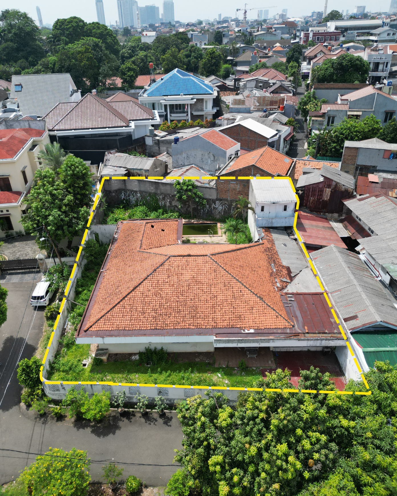Rumah Hitung Tanah Area Taman Radio Dalam