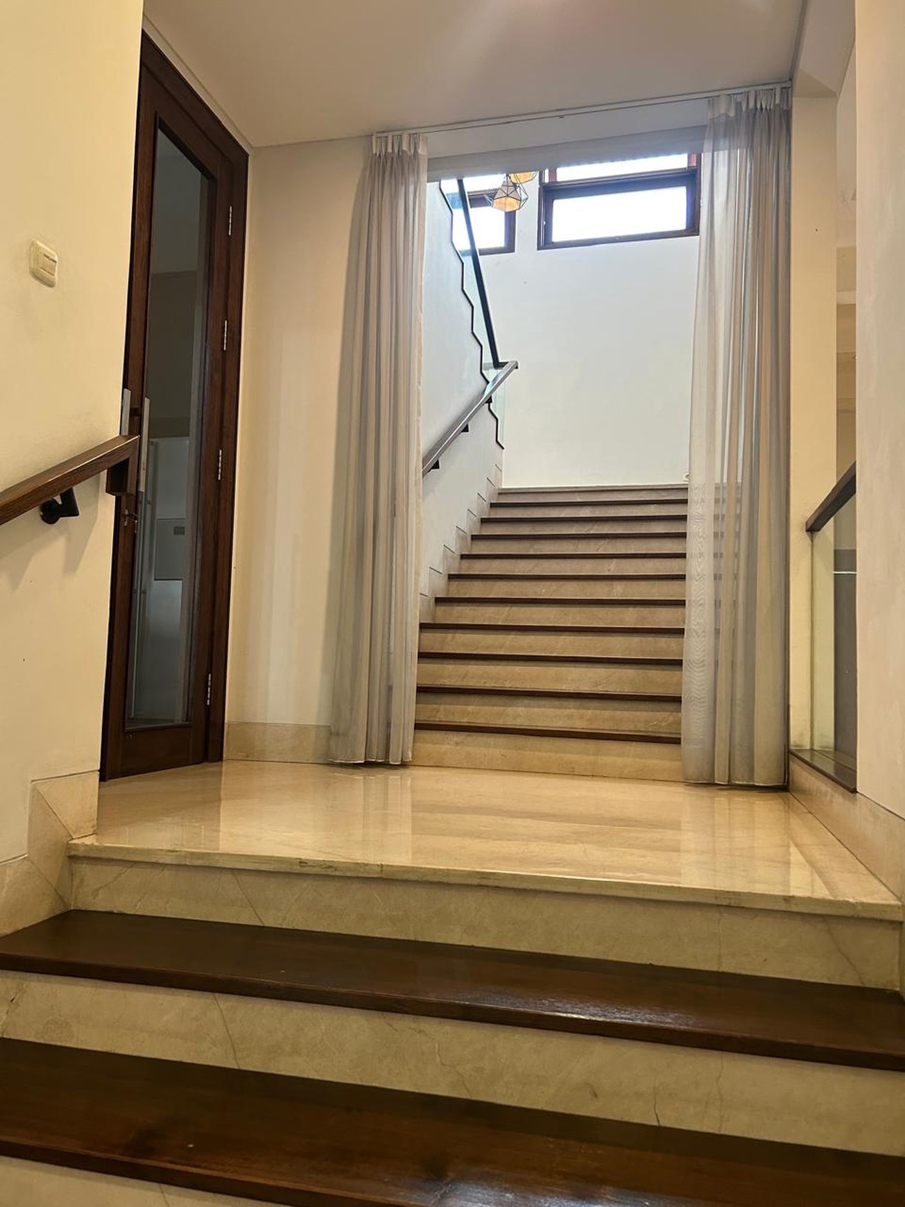 DIJUAL RUMAH LUX DI AREA STRATEGIS DI PONDOK INDAH