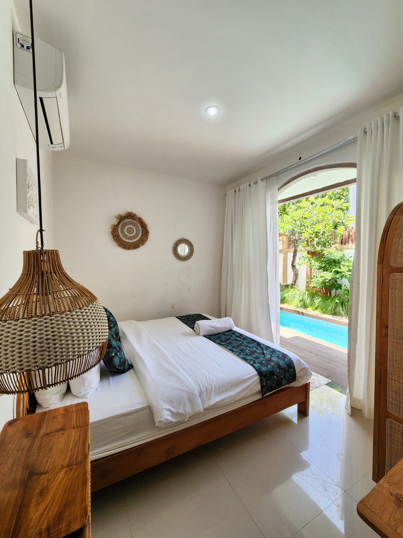 Stylish 3-Bedroom Villa with Rooftop Relaxation & Private Pool in Ungasan, Bali