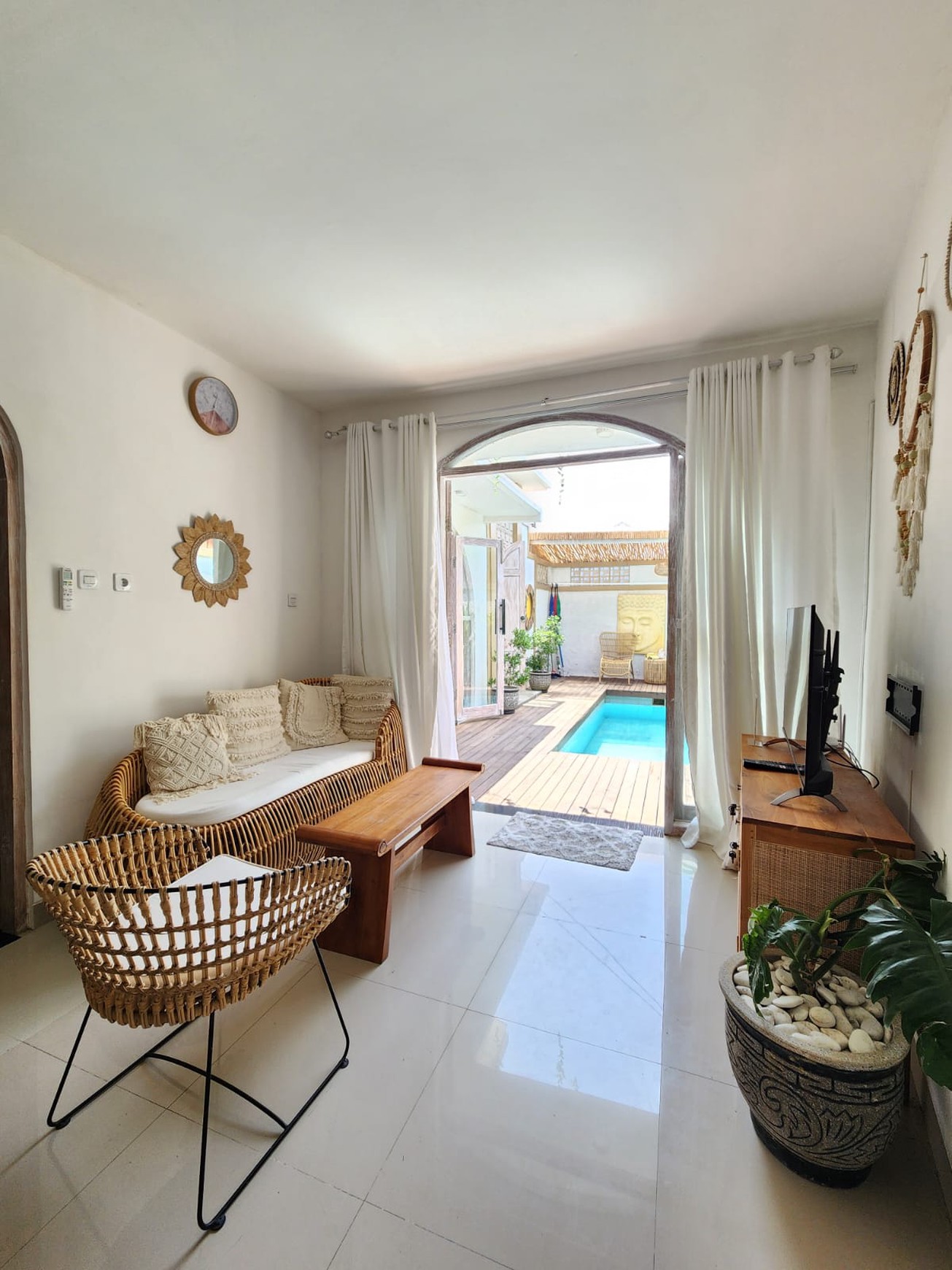 Stylish 3-Bedroom Villa with Rooftop Relaxation & Private Pool in Ungasan, Bali