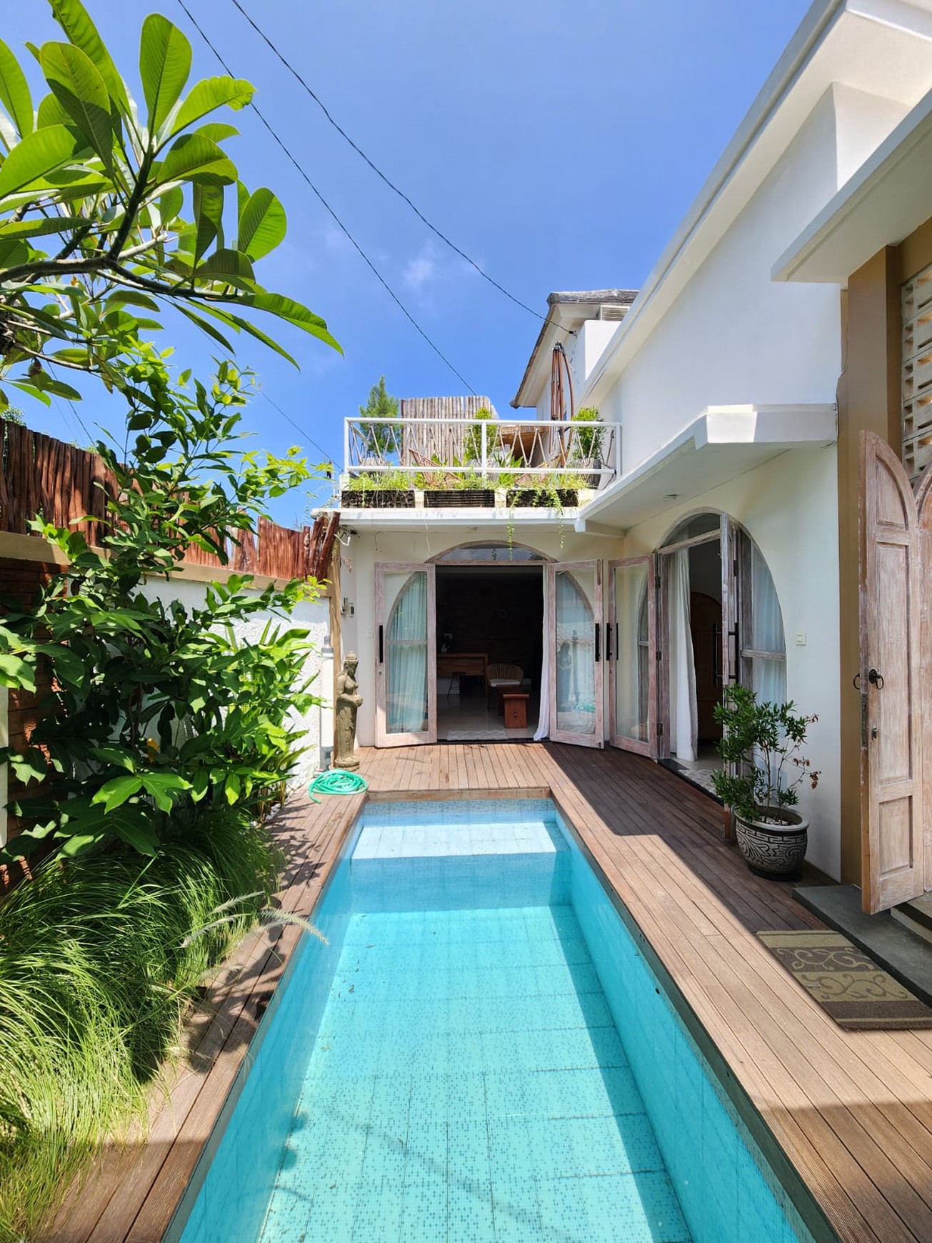 Stylish 3-Bedroom Villa with Rooftop Relaxation & Private Pool in Ungasan, Bali