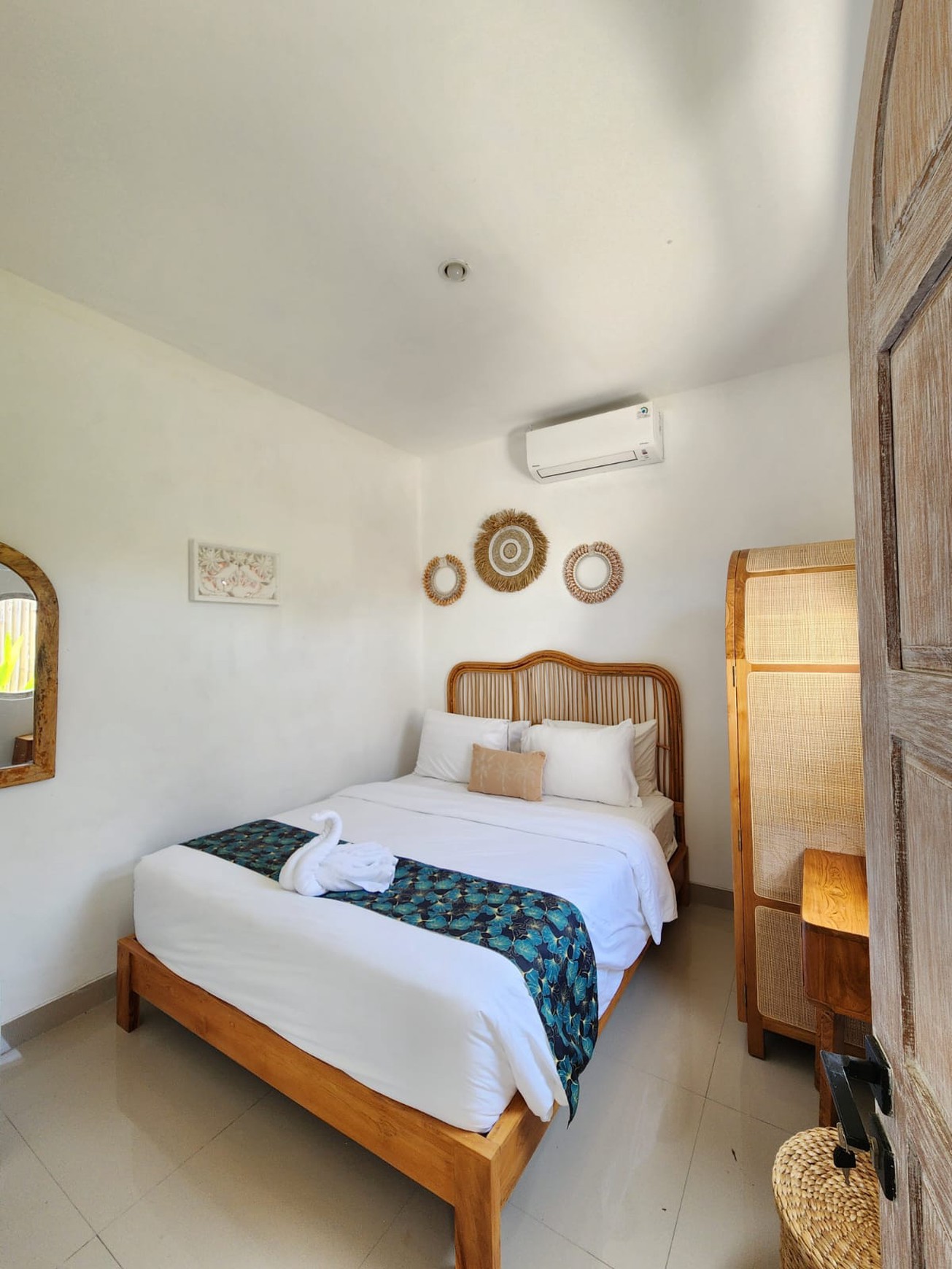 Stylish 3-Bedroom Villa with Rooftop Relaxation & Private Pool in Ungasan, Bali