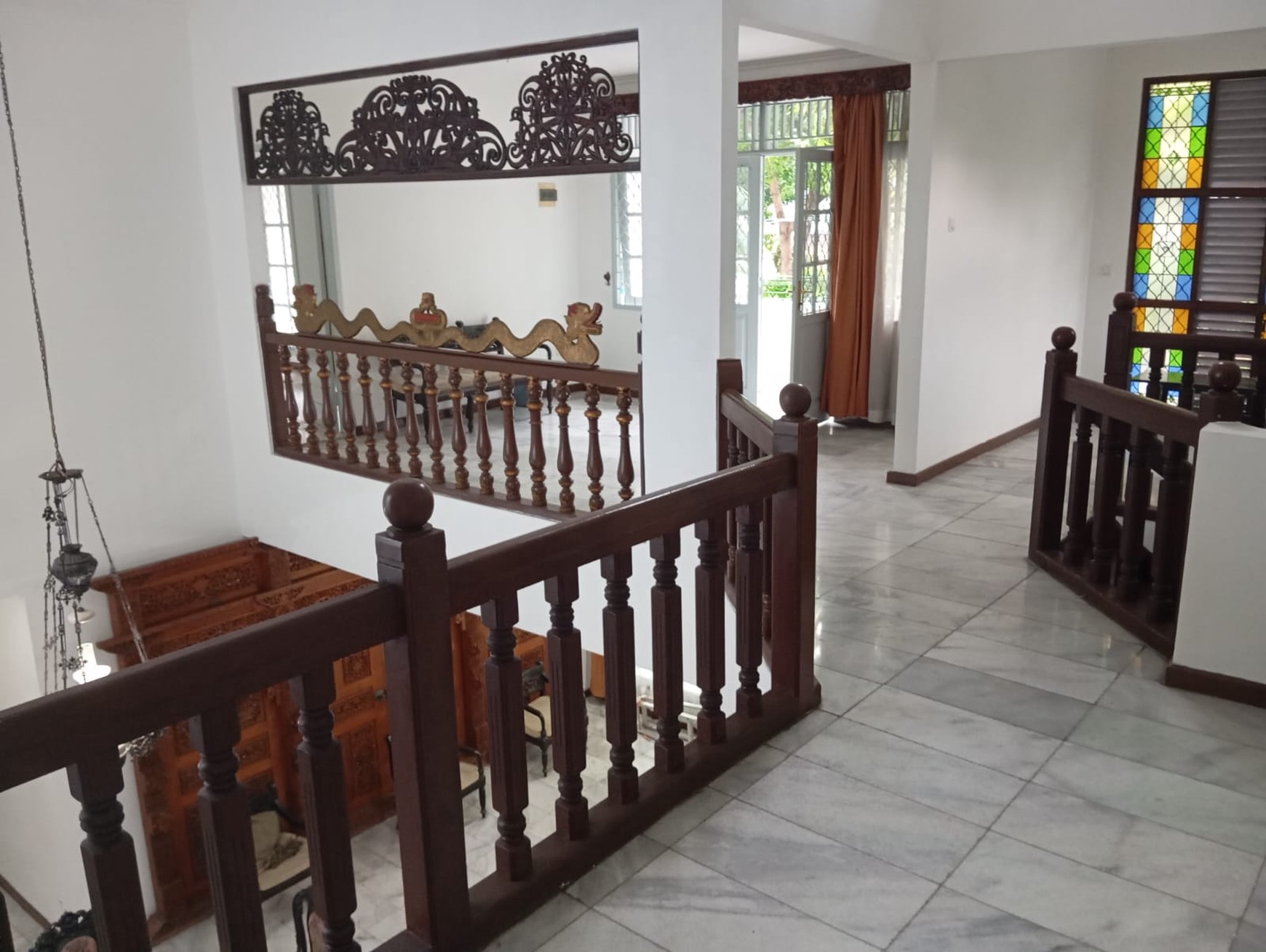 Di Sewa Rumah Siap Huni di Bintaro Jaya dengan Hunian Nyaman dan Asri dengan KT 223 m2 dan KM 400 m2.