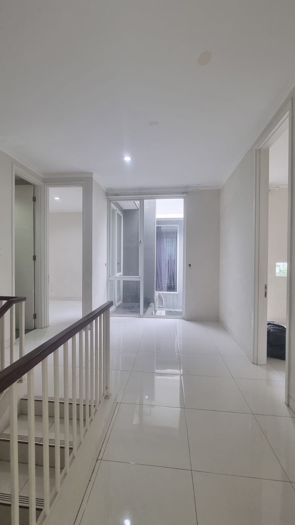 Rumah Cantik Di Bintaro Jaya dengan KT 4+1 KM 3+1 Dalam Cluster Siap Huni SHM
