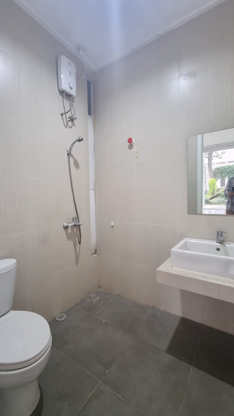 Rumah Cantik Di Bintaro Jaya dengan KT 4+1 KM 3+1 Dalam Cluster Siap Huni SHM