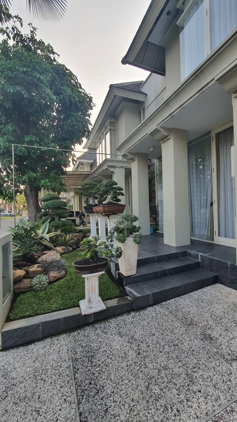 Dijual Rumah Stamford Citraland FULL Furnished Modern plus MARMER import - Taman Asri Luas