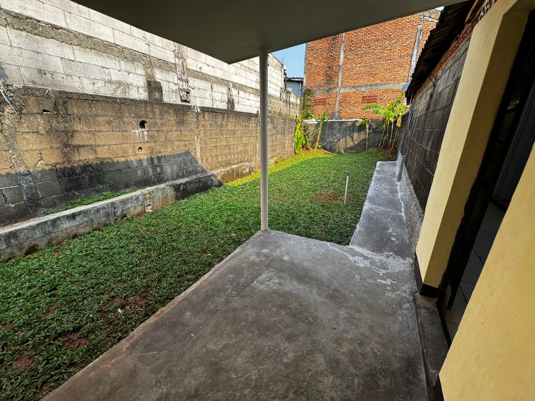 Rumah Luas di Cipadu 279 m&#xb2; Siap Huni Dengan Harga Terjangkau