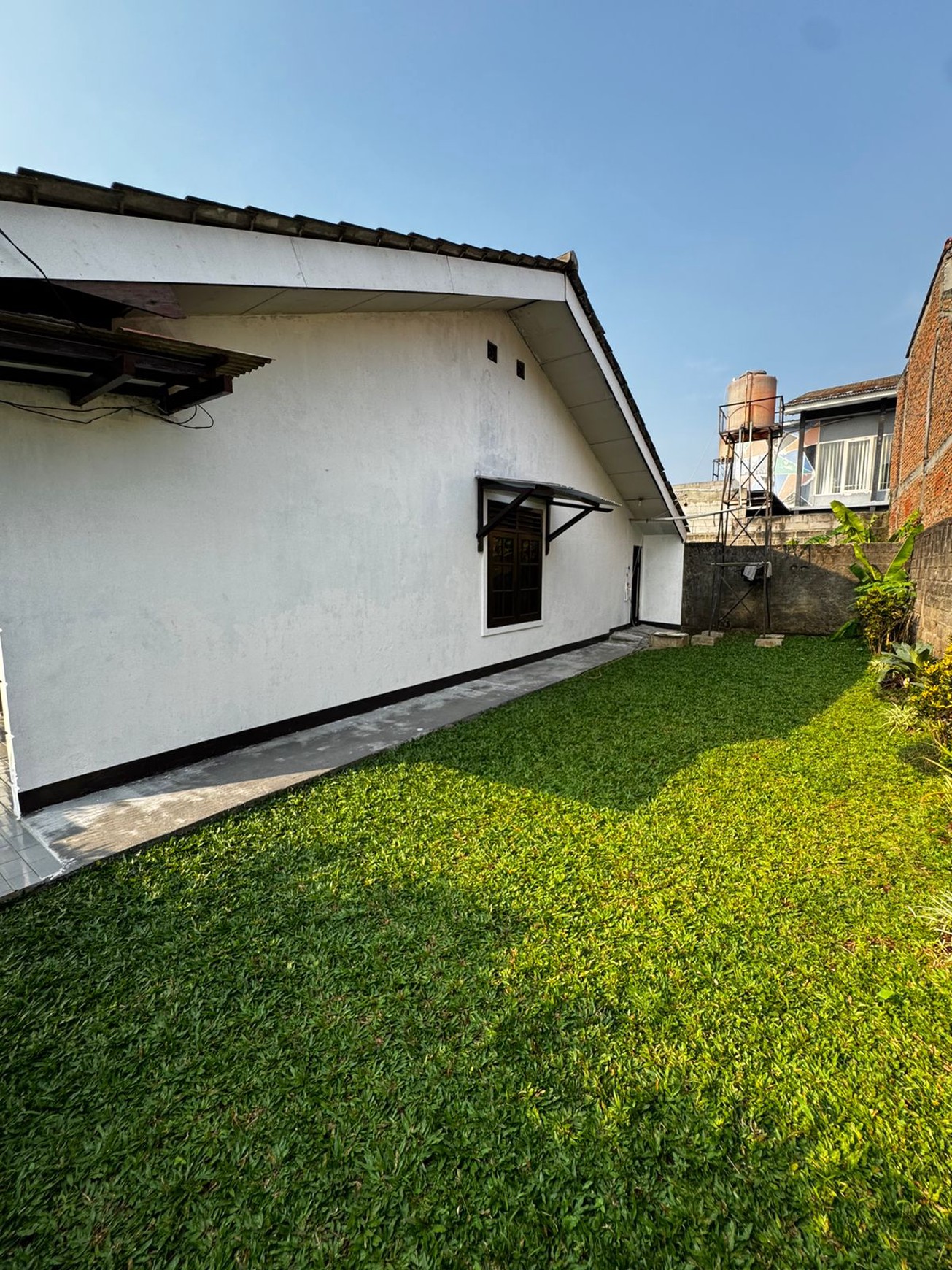 Rumah Luas di Cipadu 279 m&#xb2; Siap Huni Dengan Harga Terjangkau