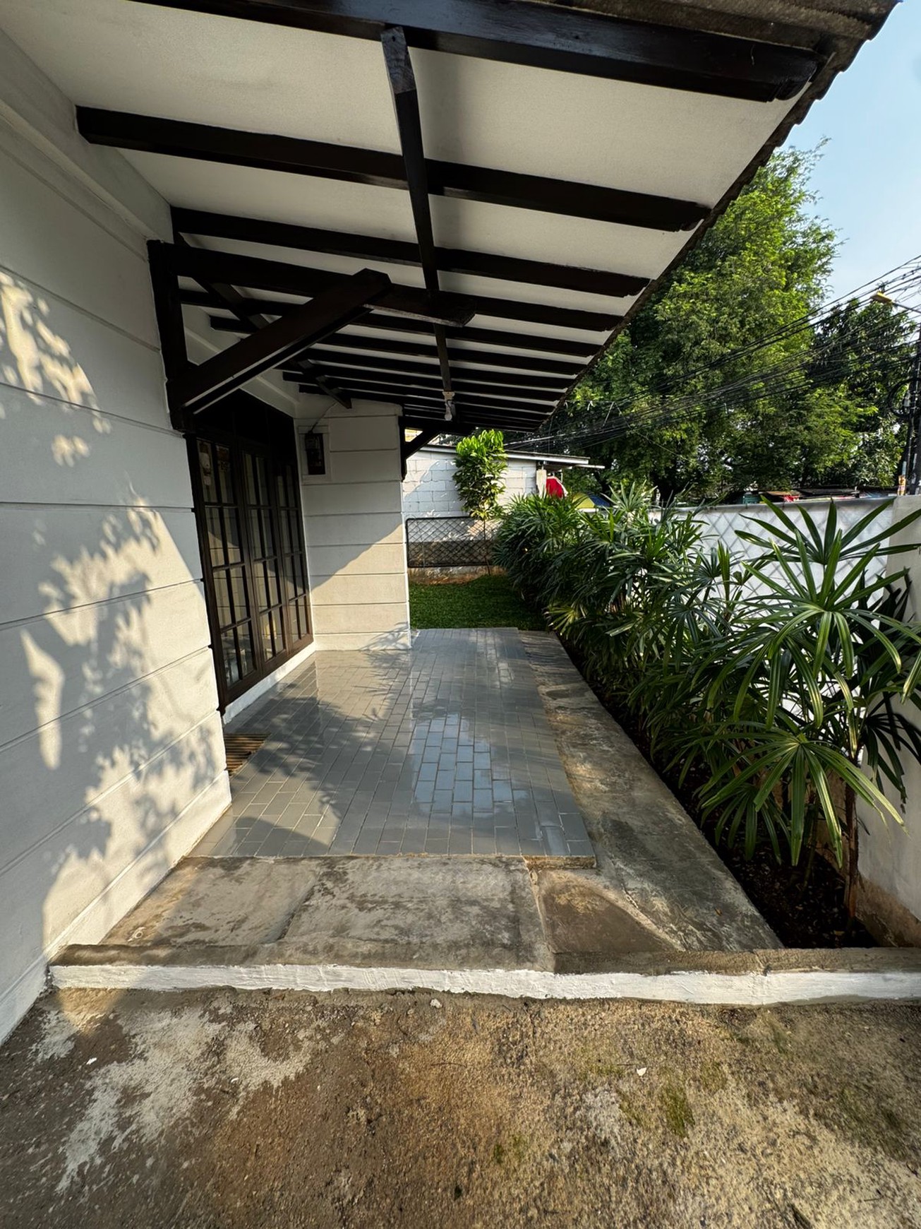 Rumah Luas di Cipadu 279 m&#xb2; Siap Huni Dengan Harga Terjangkau