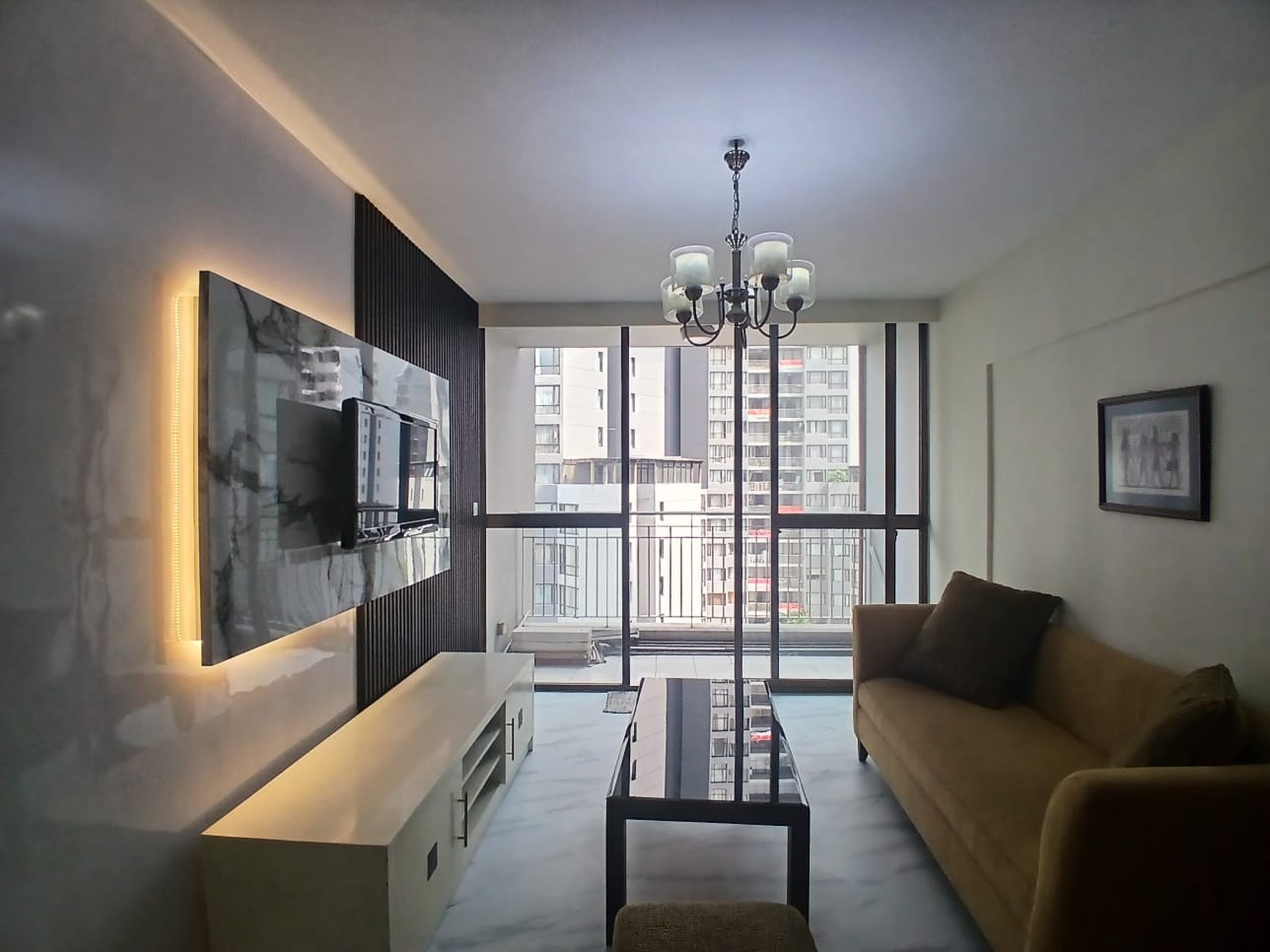 Disewakan 2 KT furnish dan baru renov apartment Taman Rasuna Said