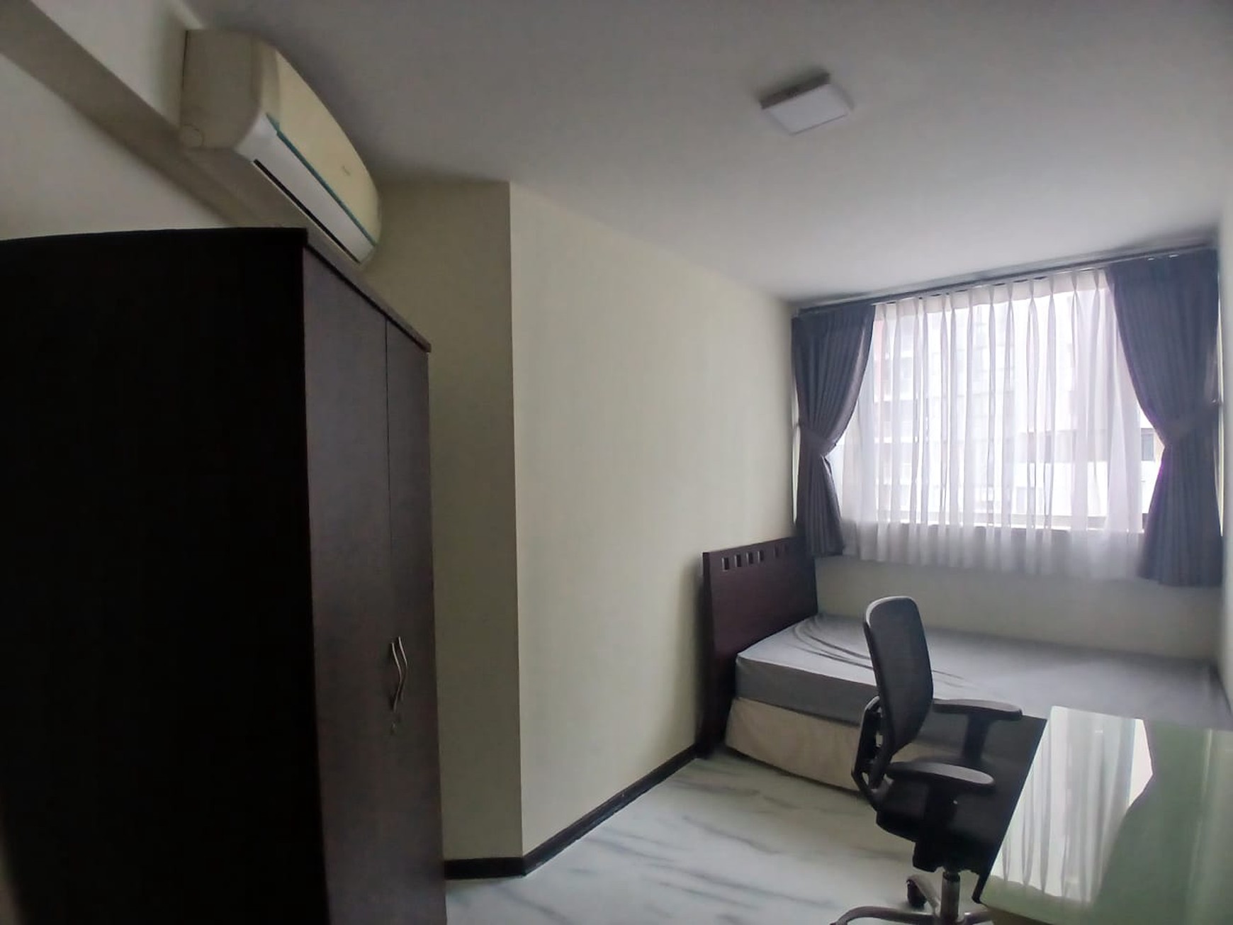 Disewakan 2 KT furnish dan baru renov apartment Taman Rasuna Said